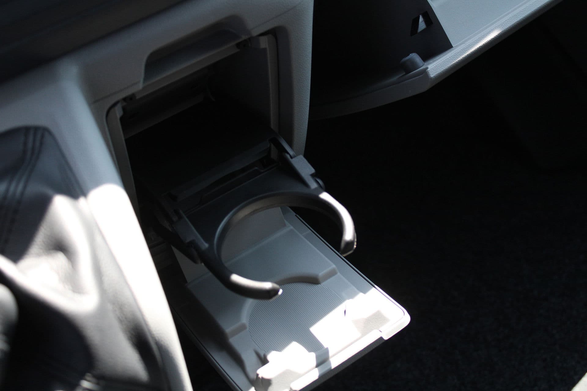 Ford Transit Custom 320 2.0 TDCI L2H1 Trend DC 136pk - Carplay - Android - Camera - Trekhaak - LED koplampen - Stoelverwarming - Draadloos laden - Rijklaar thumbnail 28