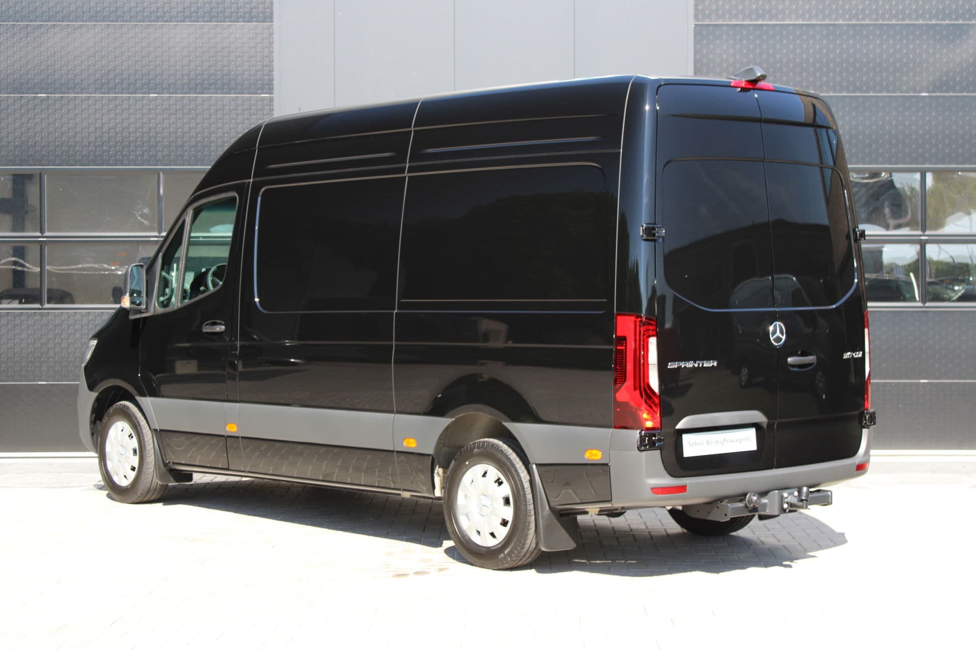 Mercedes-Benz Sprinter 317CDI L2H2 Select - LED - Mbux 10 - 3.5t Trekhaak - Geveerde Stoel - Betimmering - Camera - Carplay - Blind spot - Cruise - Rijklaar thumbnail 8