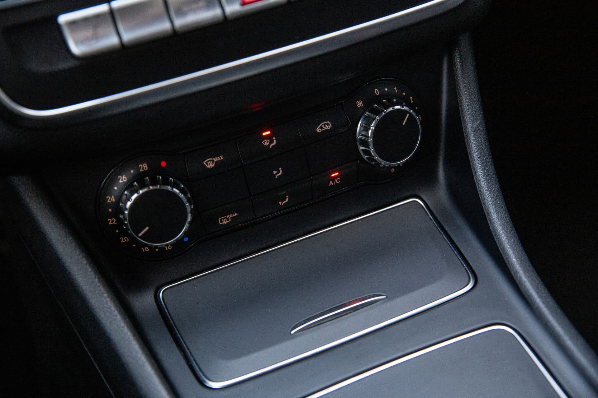 Mercedes-Benz CLA-Klasse 180 Business Solution AMG Upgrade Edition , Achteruitrijcamera, Stoelverwarming, thumbnail 17