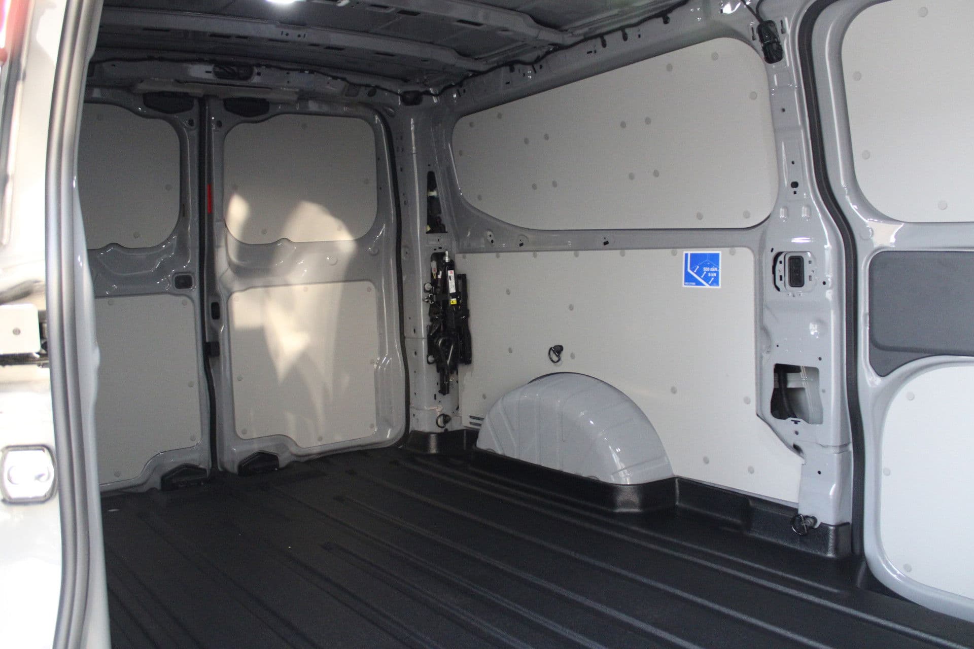 Ford Transit Custom 320 2.5 PHEV L2H1 Limited 232pk - 2x Schuifdeur - Trekhaak - Stoel/Stuurverwarming - ACC - Blindspot - Keyless - Rijklaar thumbnail 12