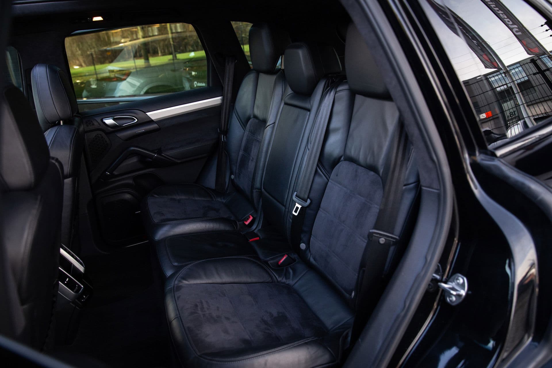 Porsche Cayenne 4.8 GTS , Panoramadak, Cruise control, Memory-seat, Achteruitrijcamera thumbnail 8