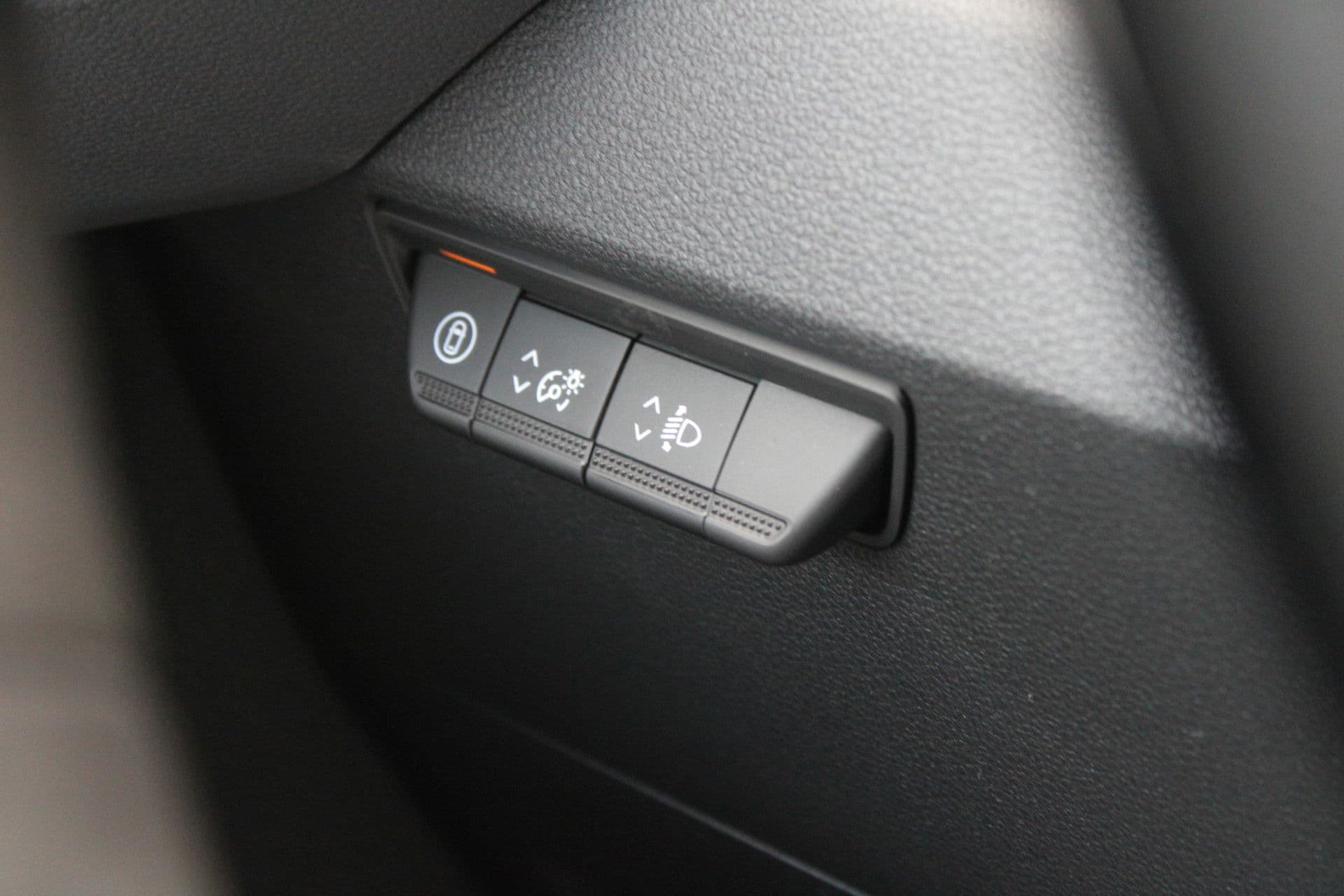 Renault Master T35 2.0 dCi 170pk L2H2 Extra - Navigatie - Camera - 270 gr deuren - Parkeersensoren - Draadloos laden - Rijklaar thumbnail 17