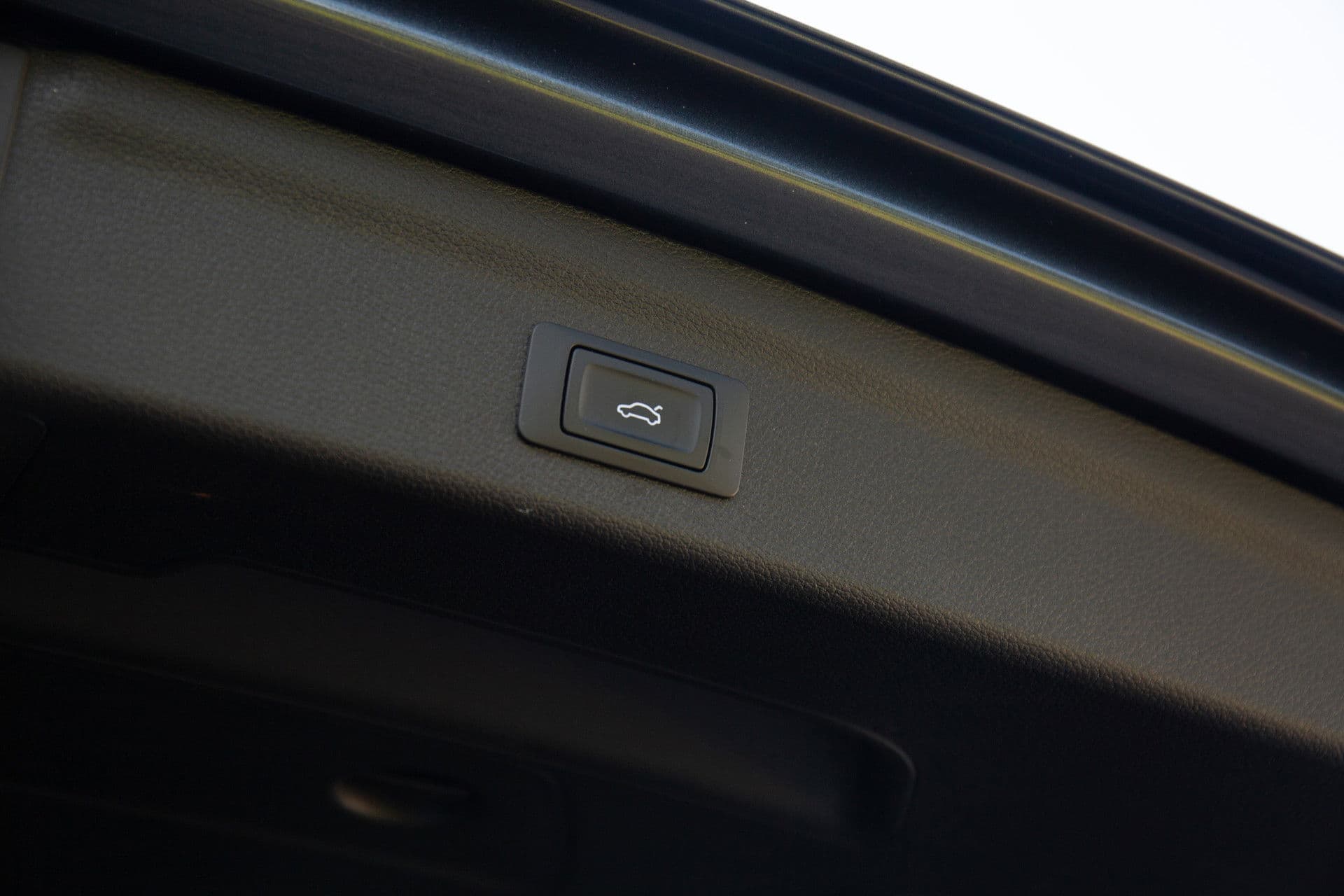 Audi Q3 45 TFSI e S edition , Trekhaak, S-Line, Achteruitrijcamera, Leder, Stoelverwarming, thumbnail 25