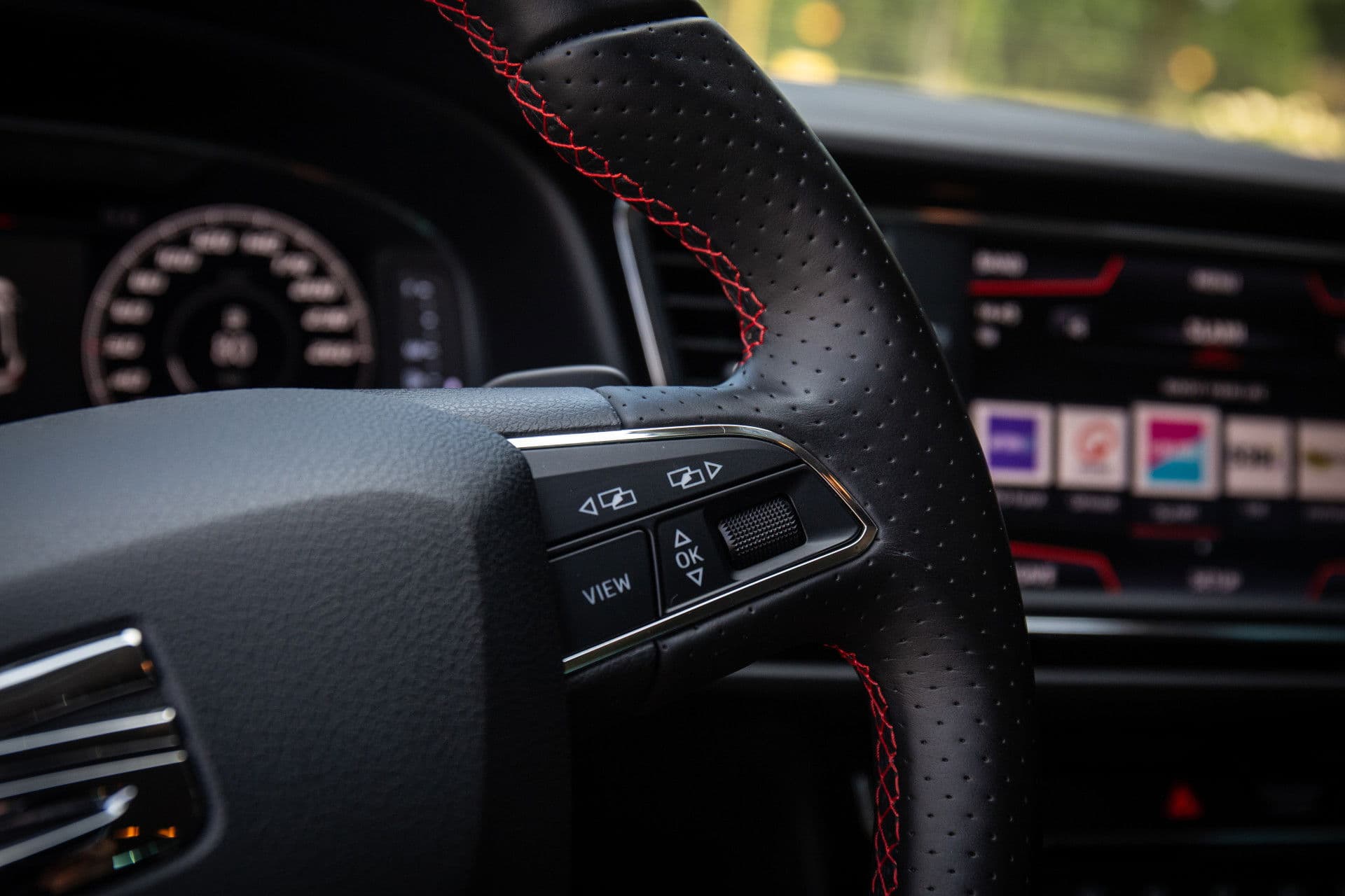 SEAT Leon 1.5 TSI FR Business Intense , Automaat, Cruise control, Sportstuur, Rode sticksels thumbnail 12