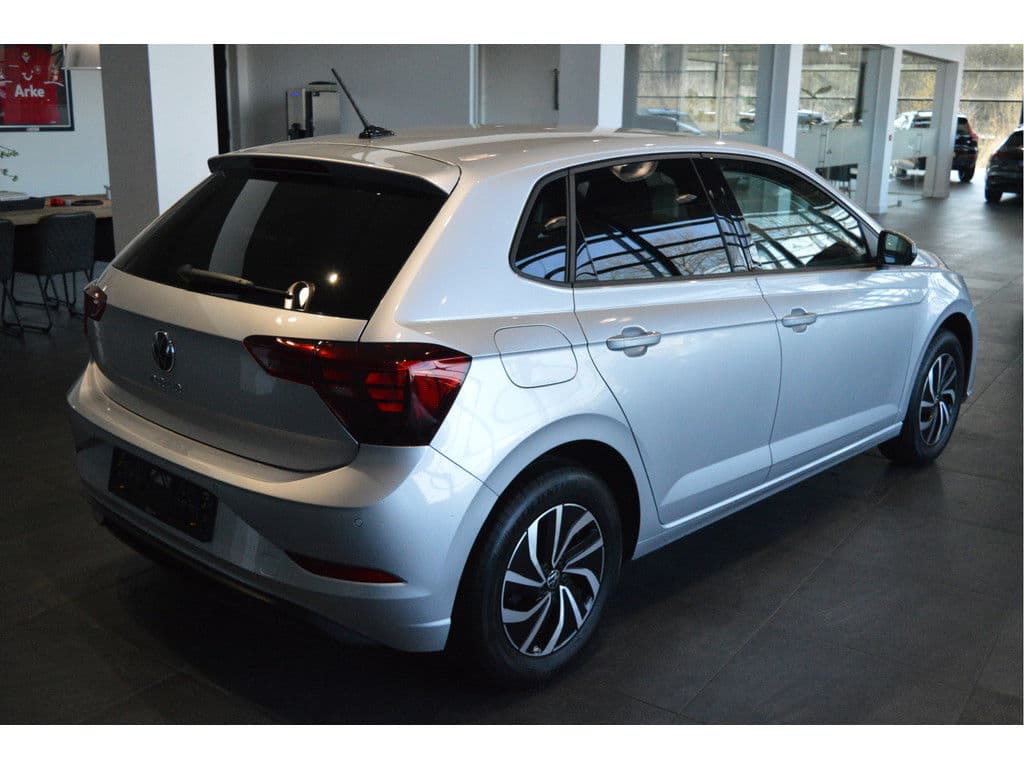 Volkswagen Polo 1.0 TSI Life Edition carplay camera led pdc 95 pk !! thumbnail 4
