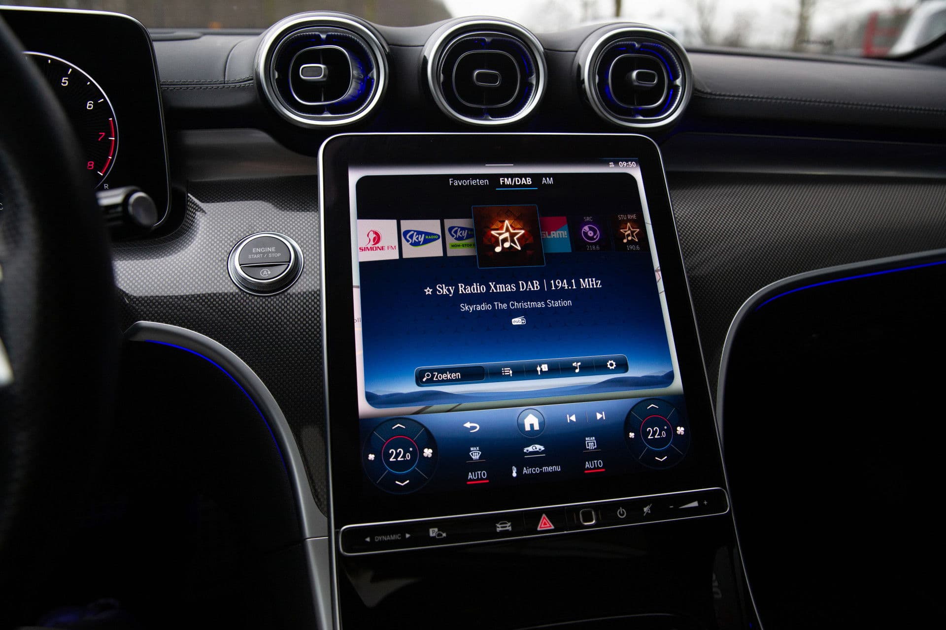 Mercedes-Benz C-Klasse Estate 200 Launch Edition AMG Line , Panoramadak, Sfeerverlichting, Burmester, 3D-camera, thumbnail 16