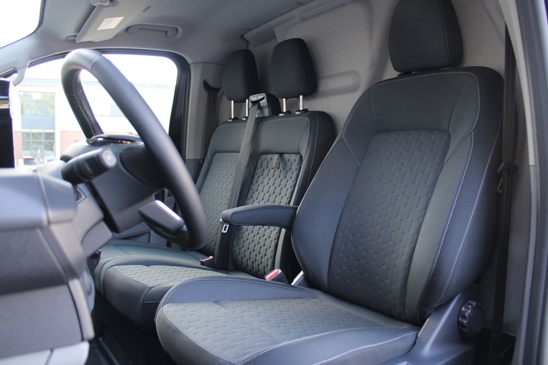 Ford Transit Custom 320 2.0 TDCI L2H1 Limited 150pk - Adaptive Cruise - Verwarmd stuur - Blind spot - Navigatie - Camera - Draadloos laden - Rijklaar thumbnail 21