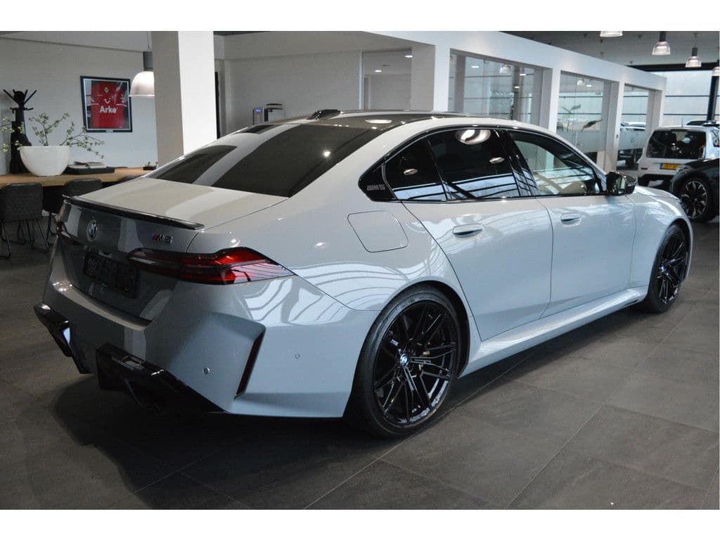 BMW M-5 727pk Sedan Keramisch Carbon Pack B&W 21 inch !! thumbnail 4