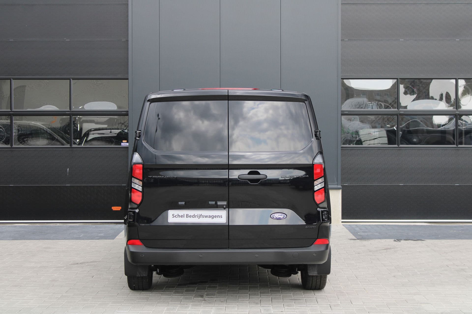 Ford Transit Custom 320 2.0 TDCI L2H1 Trend 170pk - 4x4 AWD - 2x Schuifdeur - Carplay - Android - Camera - Stoelverwarming - Verwarmd stuurwiel - Rijklaar thumbnail 7