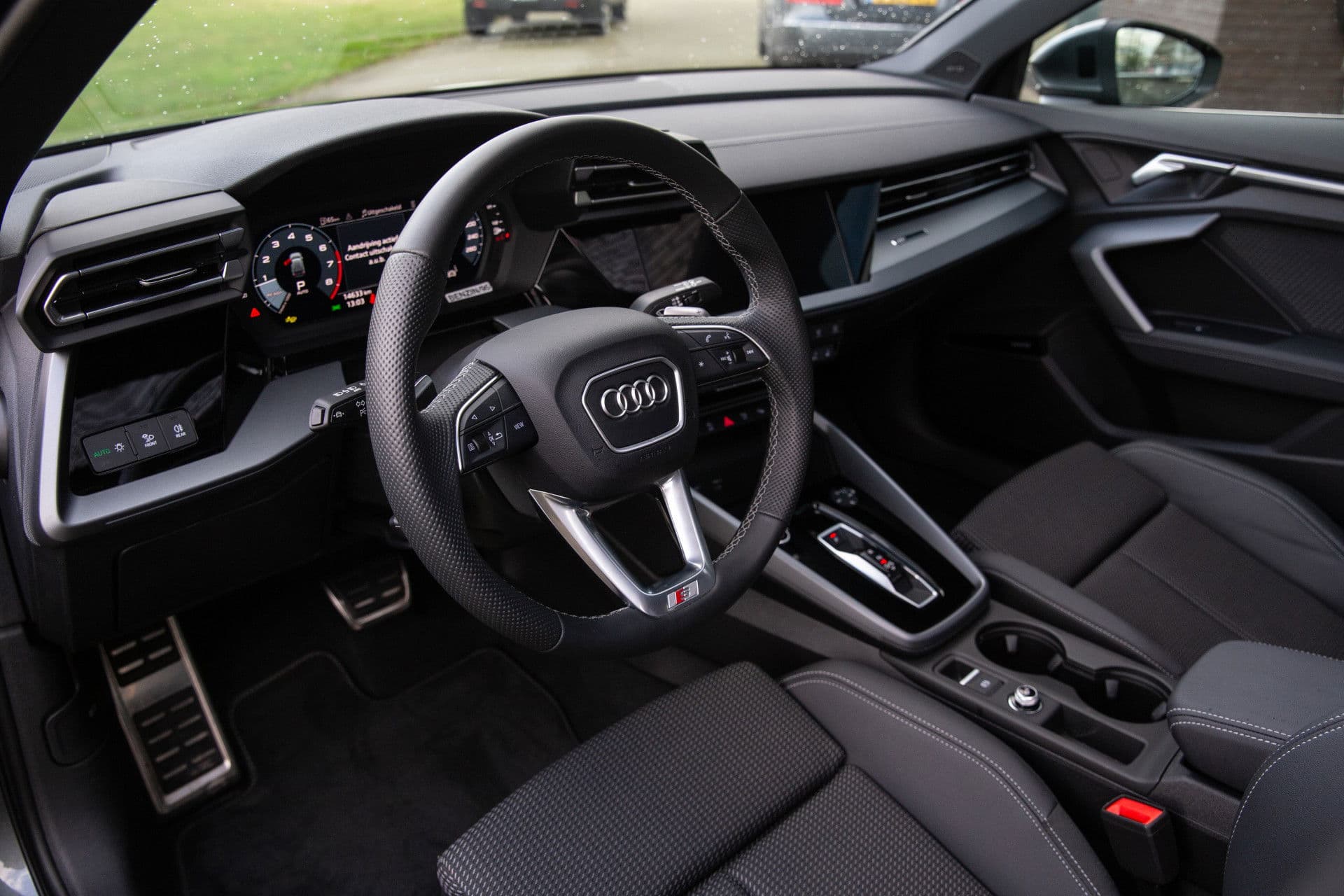 Audi A3 Sportback 35 TFSI S edition , Panoramadak, Sonos audio, Adap. cruise, Sfeerverlichting thumbnail 4