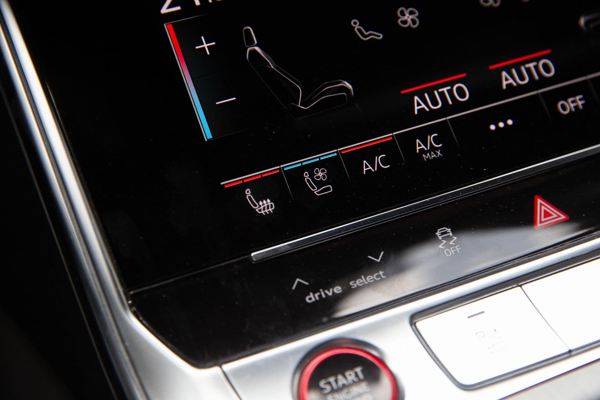 Audi RS6 Avant 4.0 TFSI Quattro , B&O Advanced, Nachtzicht, 4-wielsturing, Head-up display, Trekhaak, Laser thumbnail 28