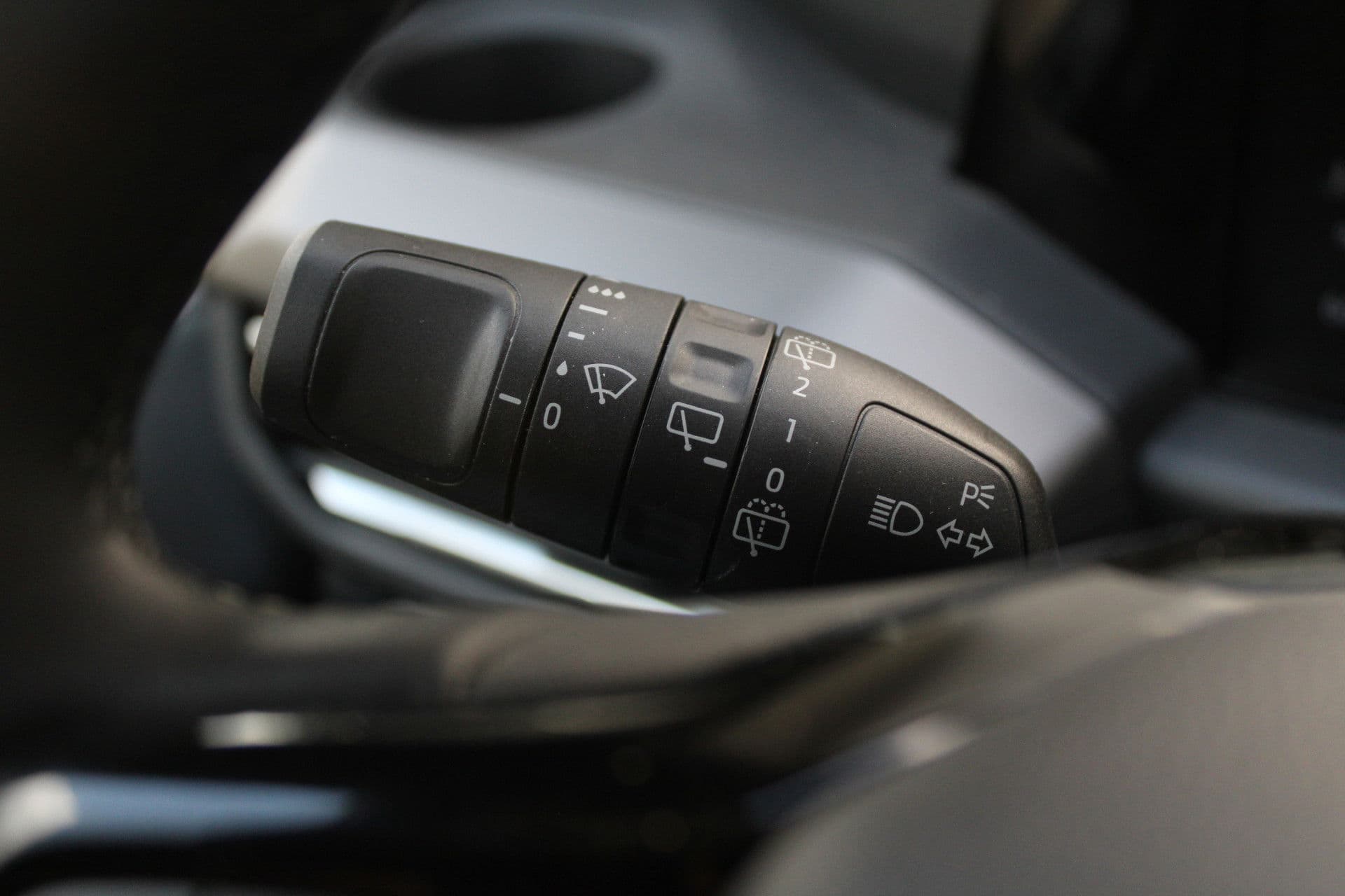 Ford Tourneo Custom 320 2.0 TDCI L2H1 Titanium X DC 170pk - Adaptive Cruise - LED - Blind Spot - Leder - Navigatie - 360 Camera - Trekhaak - Rijklaar thumbnail 22