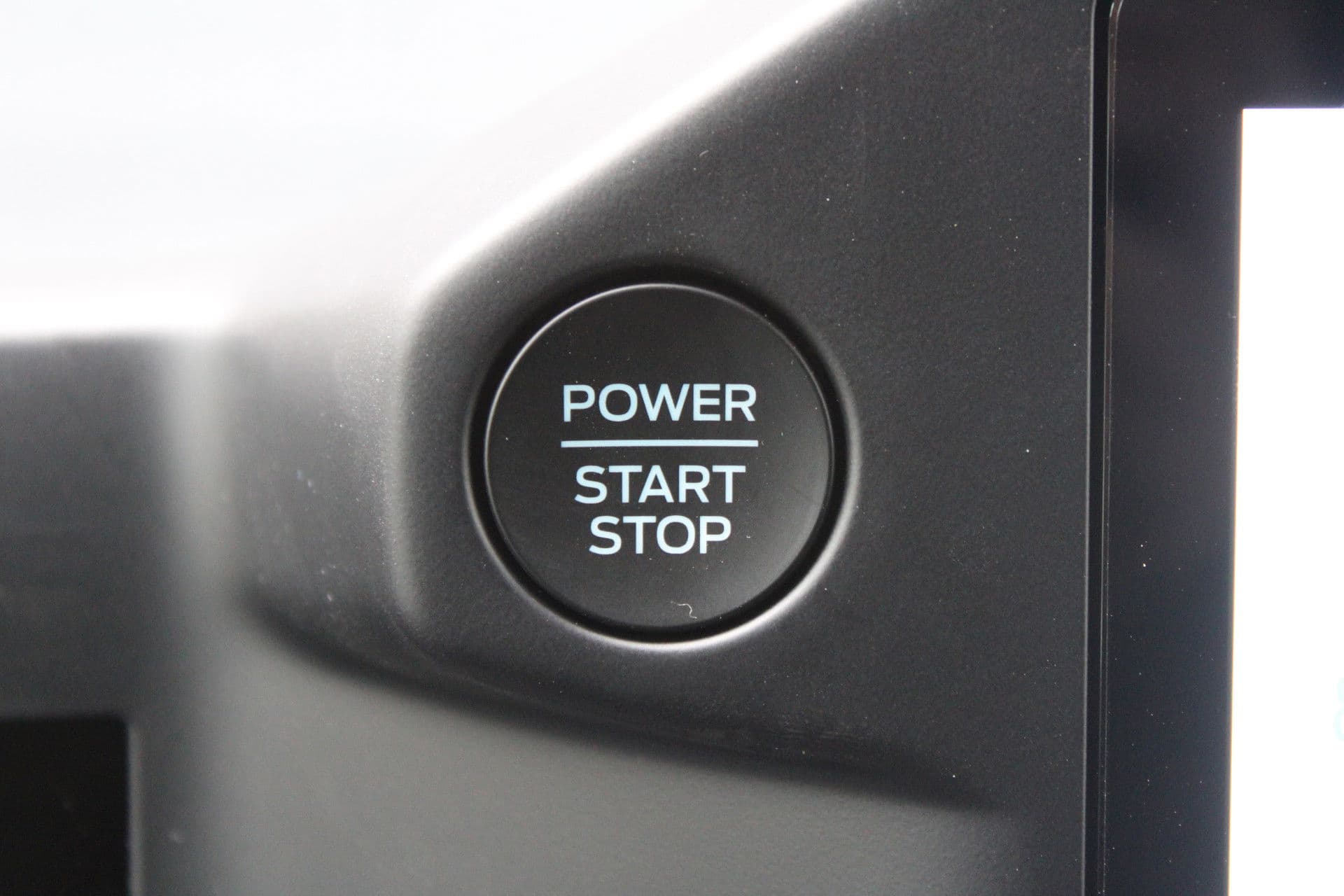 Ford Transit Custom 320 2.0 TDCI L2H1 Trend 136pk - Carplay - Android - LED koplampen - Verwarmd stuurwiel - Stoelverwarming - 70l tank - Rijklaar thumbnail 17