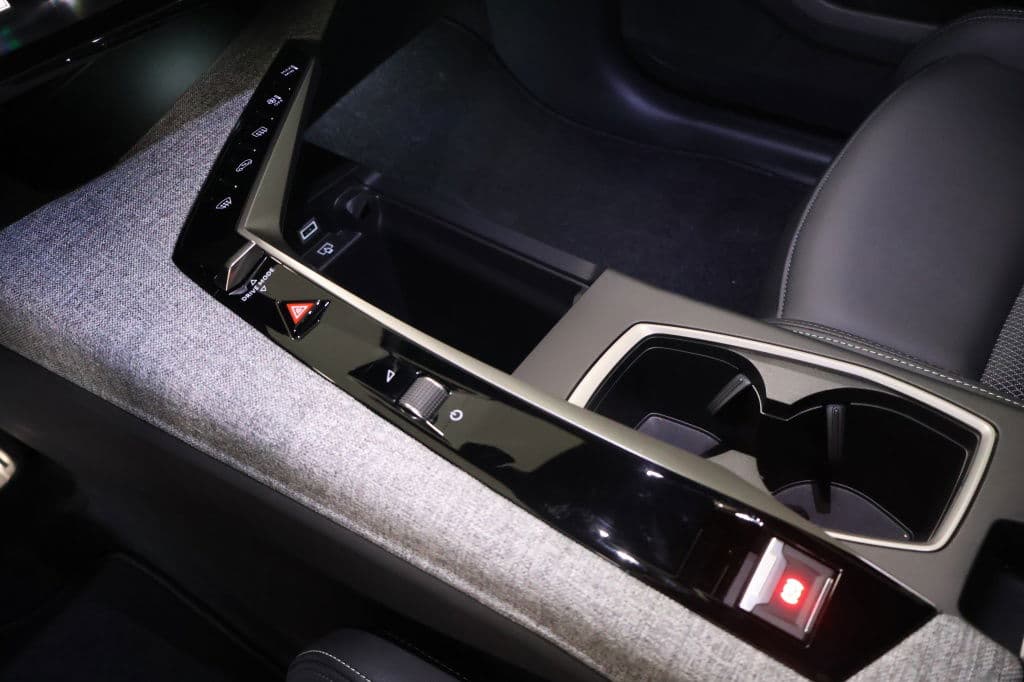 Peugeot 3008 1.2 Hybrid 145 GT thumbnail 25