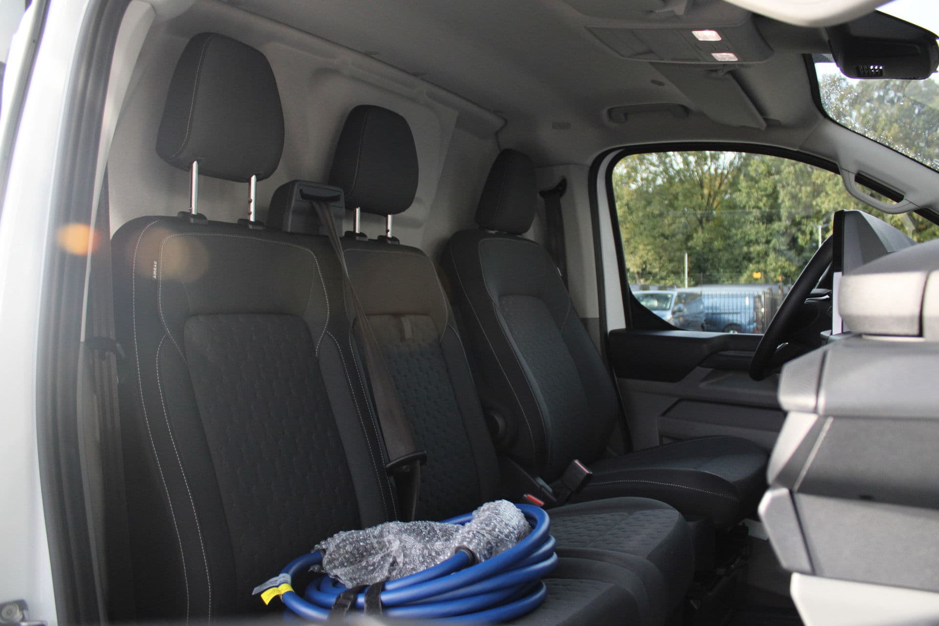 Ford E-Transit Custom 340 L2H1 Limited 65 kWh 218pk - 2x Schuif - LED - 360 Camera - B&O - ACC - Navi - Stoel/Stuurverwarming - Rijklaar thumbnail 47