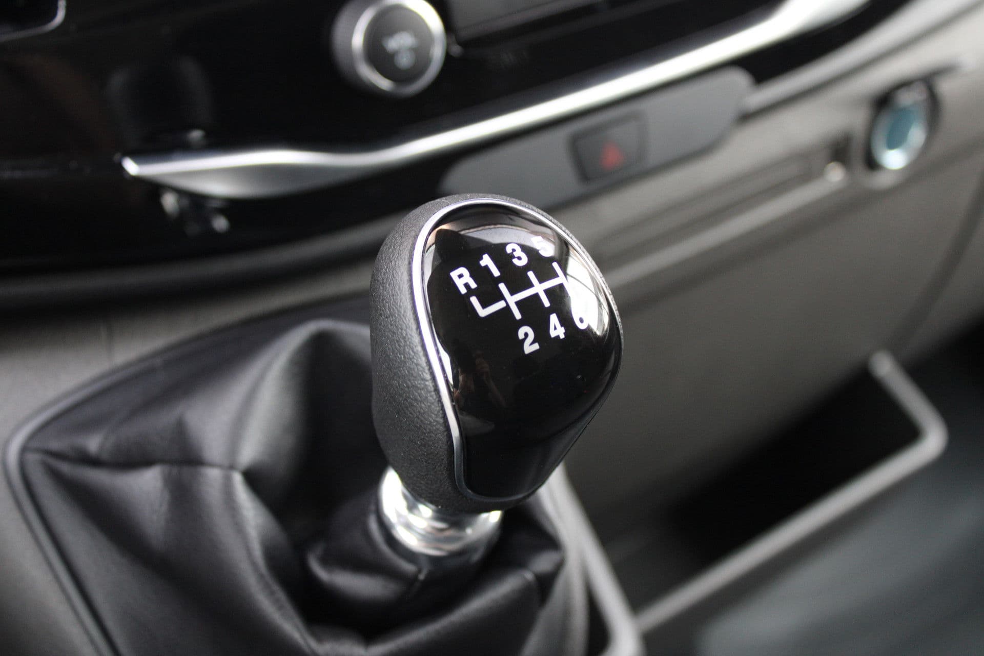 Ford Transit 350 2.0 TDCI L2H2 Trend 165pk - Facelift - 2x Schuifdeur - Adaptive Cruise - Navigatie - Blind Spot - 360 Camera - Stoel - Stuurverwarming - Rijklaar thumbnail 24