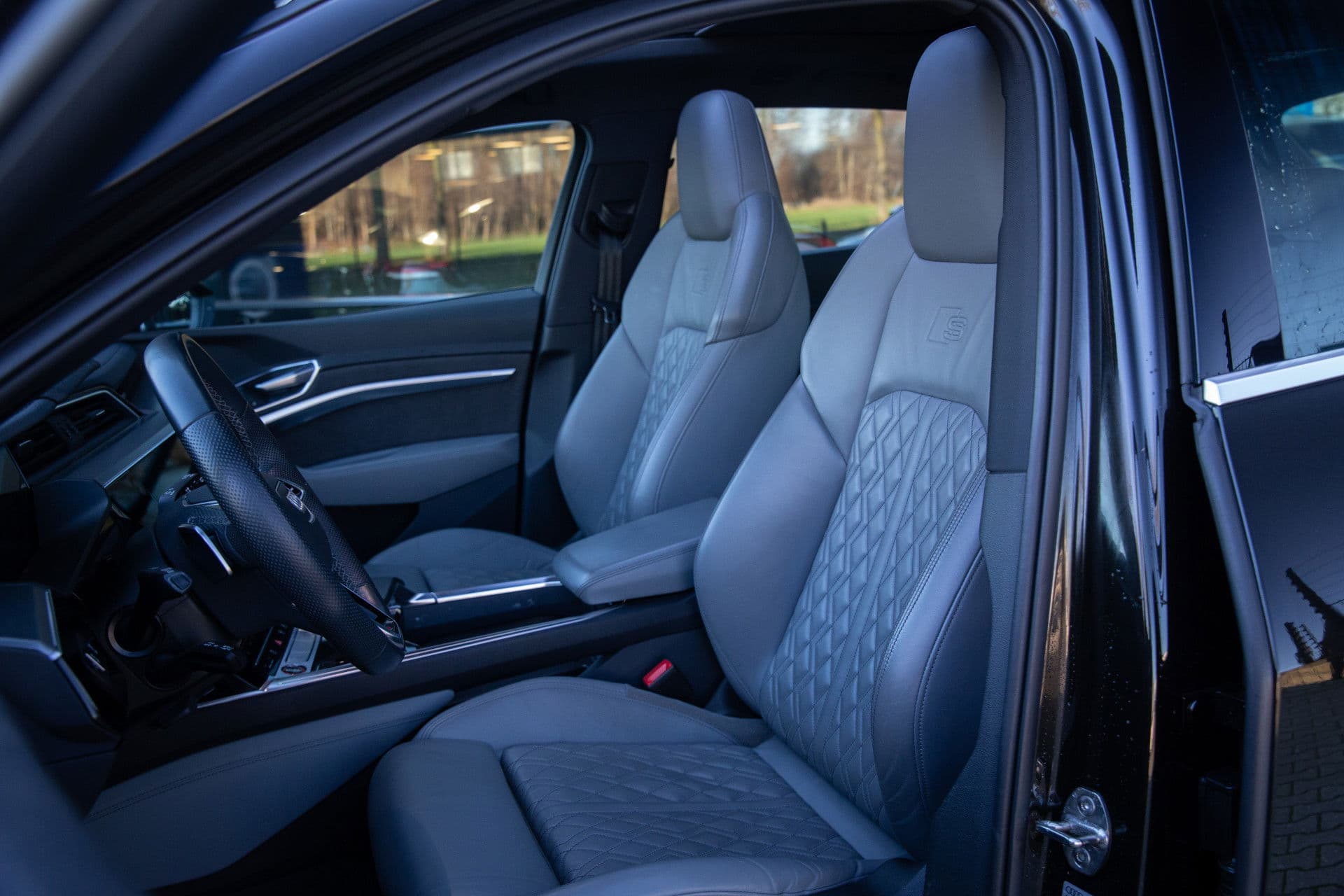 Audi E-tron S quattro 95 kWh , Trekhaak, Panoramadak, Adaptive cruise, 360-graden camera, thumbnail 10