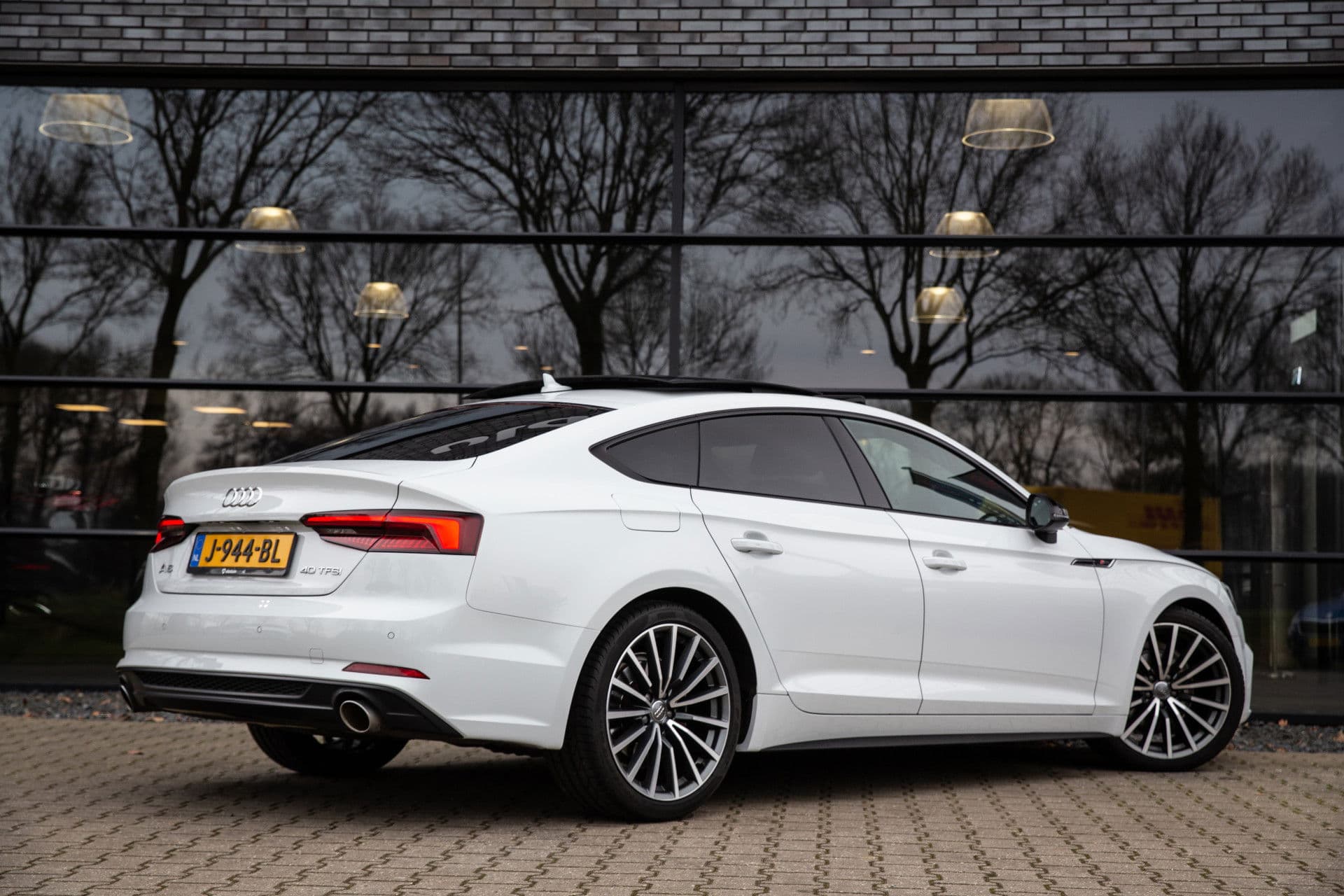 Audi A5 Sportback 40 TFSI Sport S-line Edition , Panoramadak, Carplay, Stoelverwarming thumbnail 2