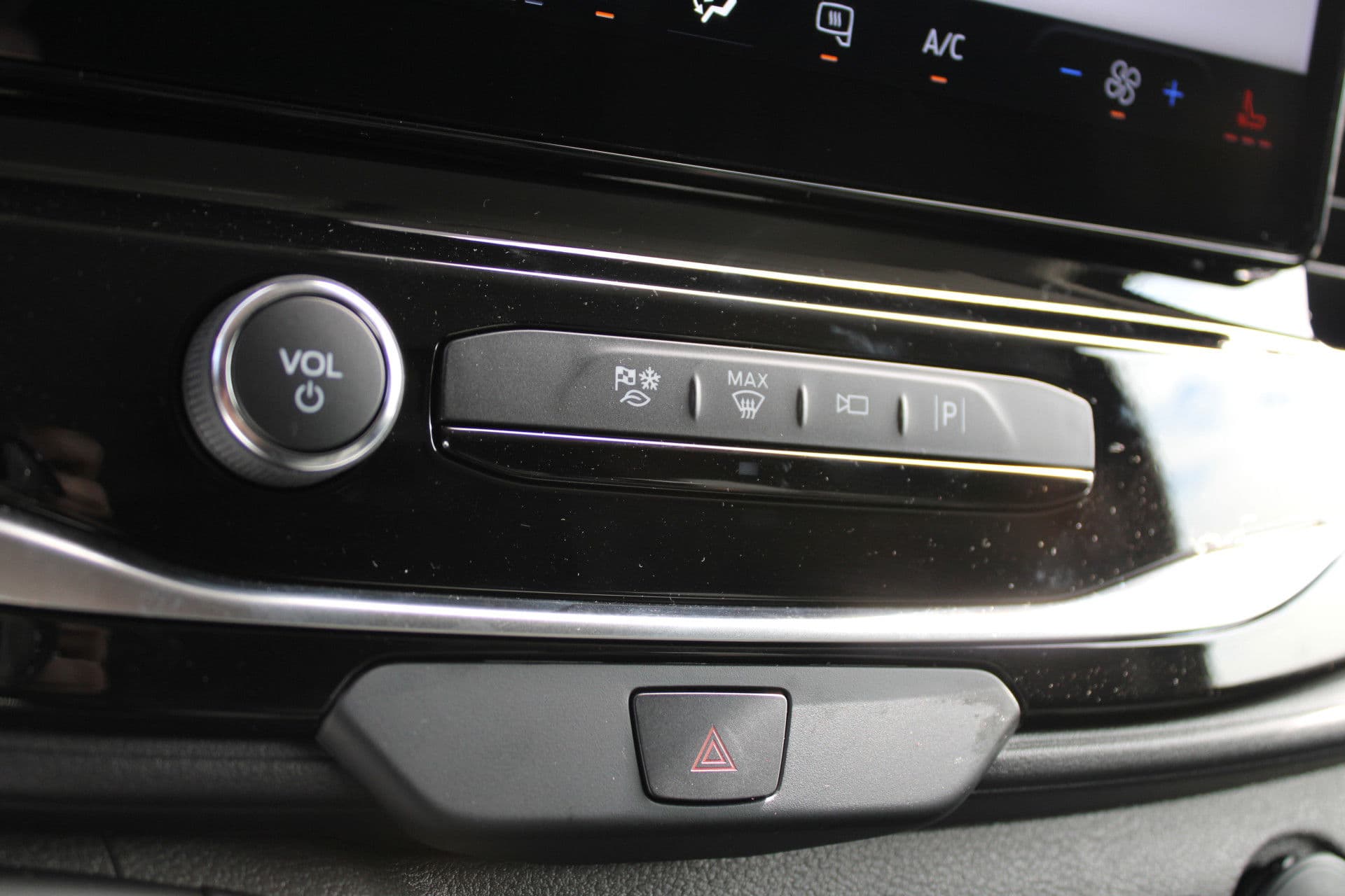 Ford Transit 350 2.0 TDCI L2H2 Trend 165pk - Facelift - Adaptive Cruise - Navigatie - Blind Spot - 360 Camera - Stoel - Stuurverwarming - Rijklaar thumbnail 25