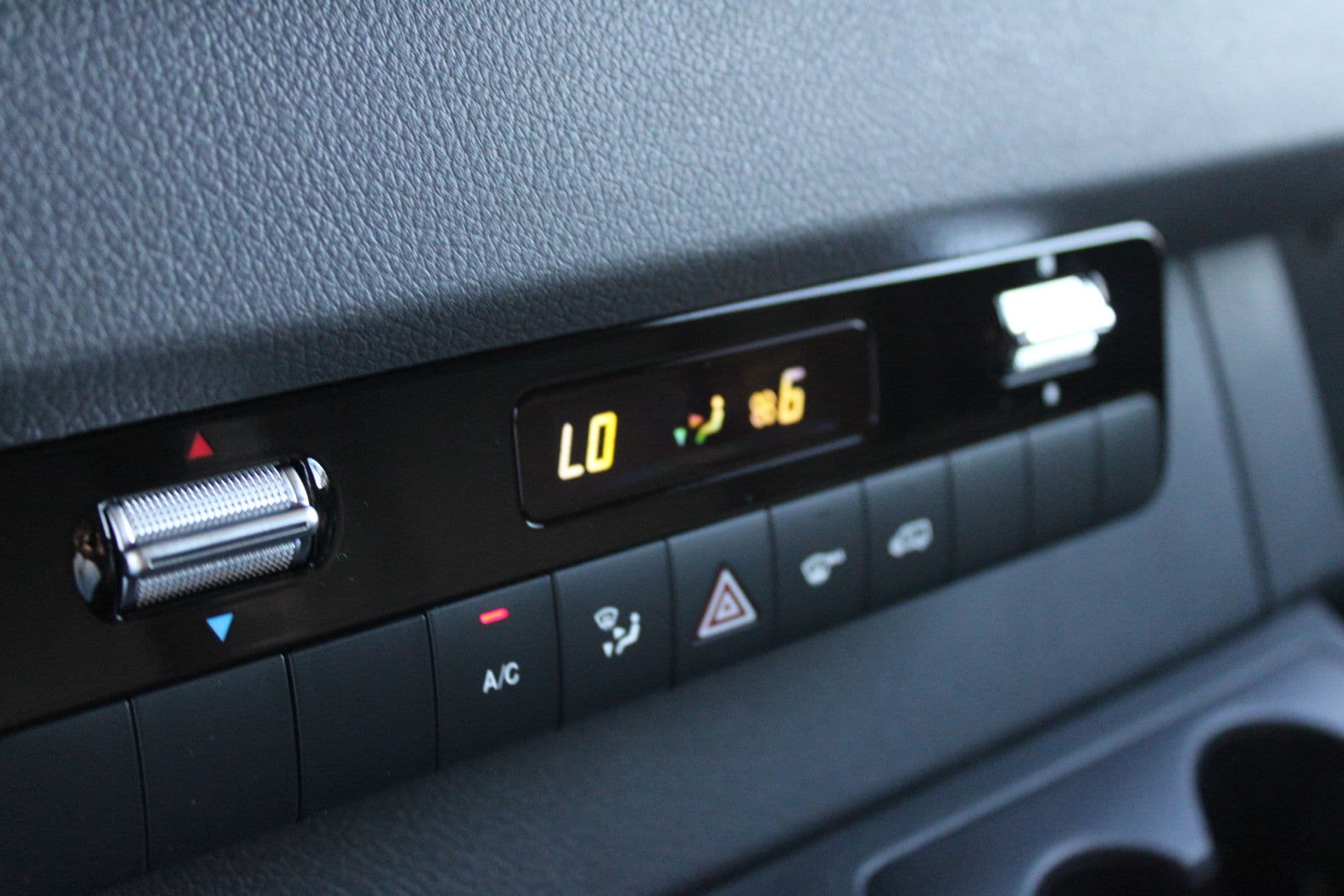 Mercedes-Benz Sprinter 317CDI L2H2 Select - LED - Mbux 10 - 3.5t Trekhaak - Geveerde Stoel - Betimmering - Camera - Carplay - Blind spot - Cruise - Rijklaar thumbnail 32