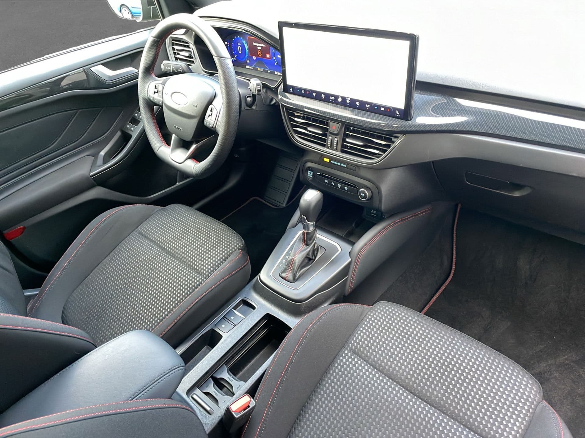 Ford Focus 1.0 Hybrid ST Line X | Virtual | Winter | Pano | Matrix thumbnail 2