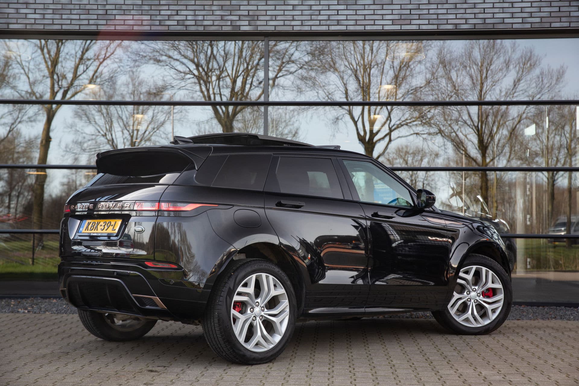 Land Rover Range Rover Evoque 1.5 P300e AWD R-Dynamic HSE Autobiography , Panoramadak, Meridian, Stoelventilatie, Head-up Display thumbnail 2