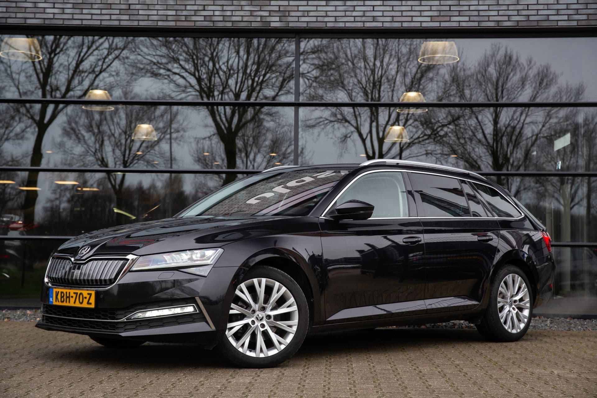 Škoda Superb Combi 1.4 TSI iV Business , Memory, Canton, Carplay, Camera thumbnail 6