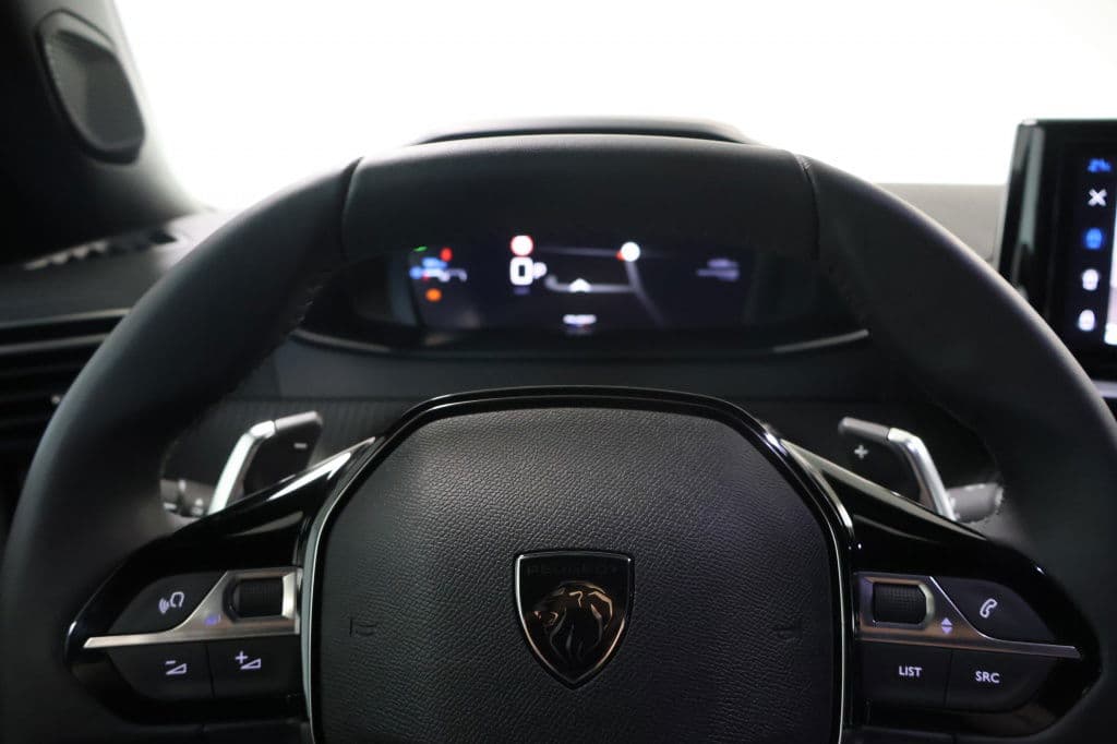 Peugeot 2008 1.2 Hybride 145 Allure | 360 Camera | Luxe thumbnail 17