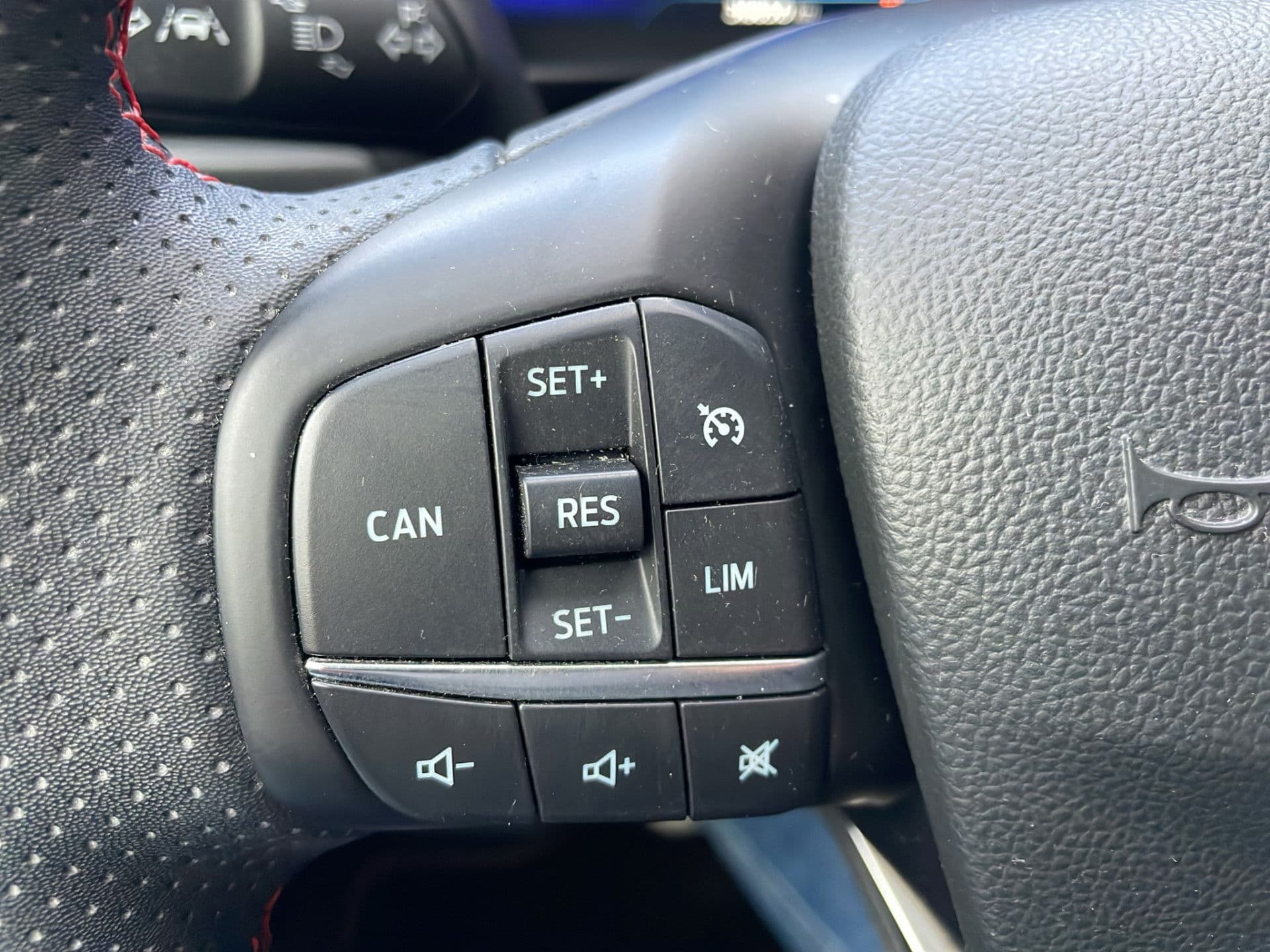 Ford Focus 1.0 Hybrid ST Line X | Virtual | Winter | Pano | Matrix thumbnail 15