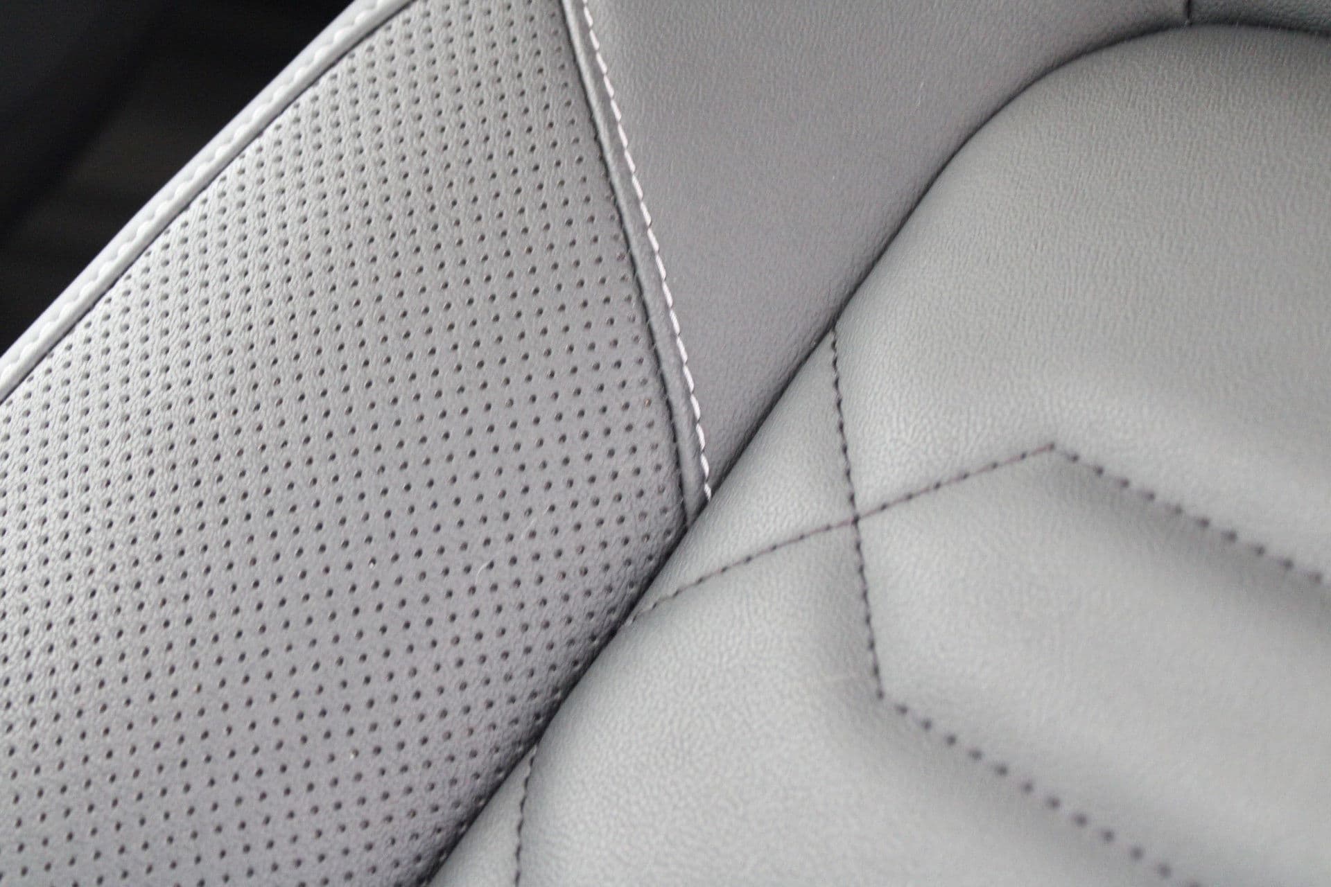 Ford Tourneo Custom 320 2.0 TDCI L2H1 Titanium X DC 170pk - Adaptive Cruise - LED - Blind Spot - Leder - Navigatie - 360 Camera - Trekhaak - Rijklaar thumbnail 41