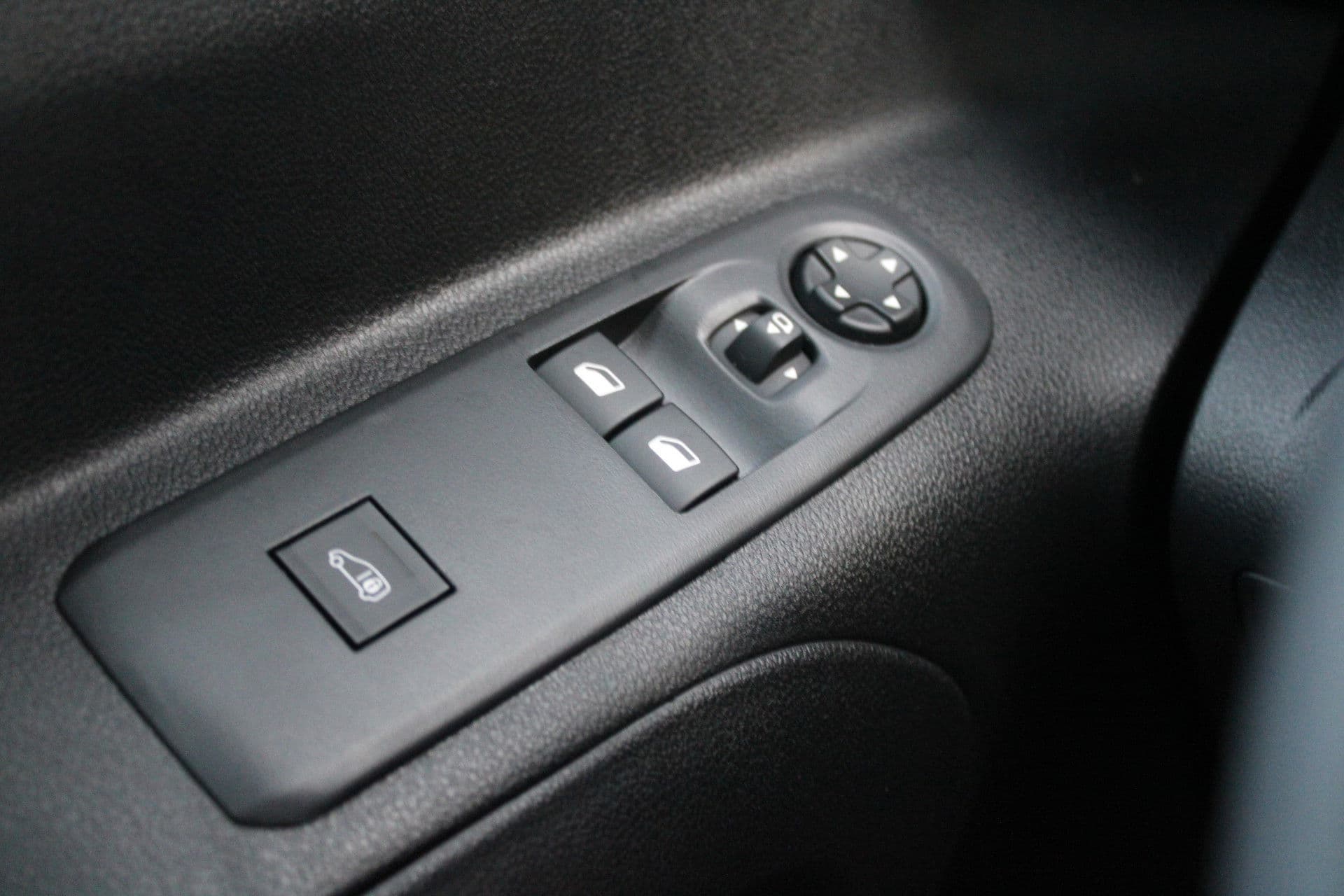 Peugeot E-Partner 136 L1 50 kWh 136pk - Airco - Cruise - PDC - Camera - Stoelverwarming - Rijklaar thumbnail 22