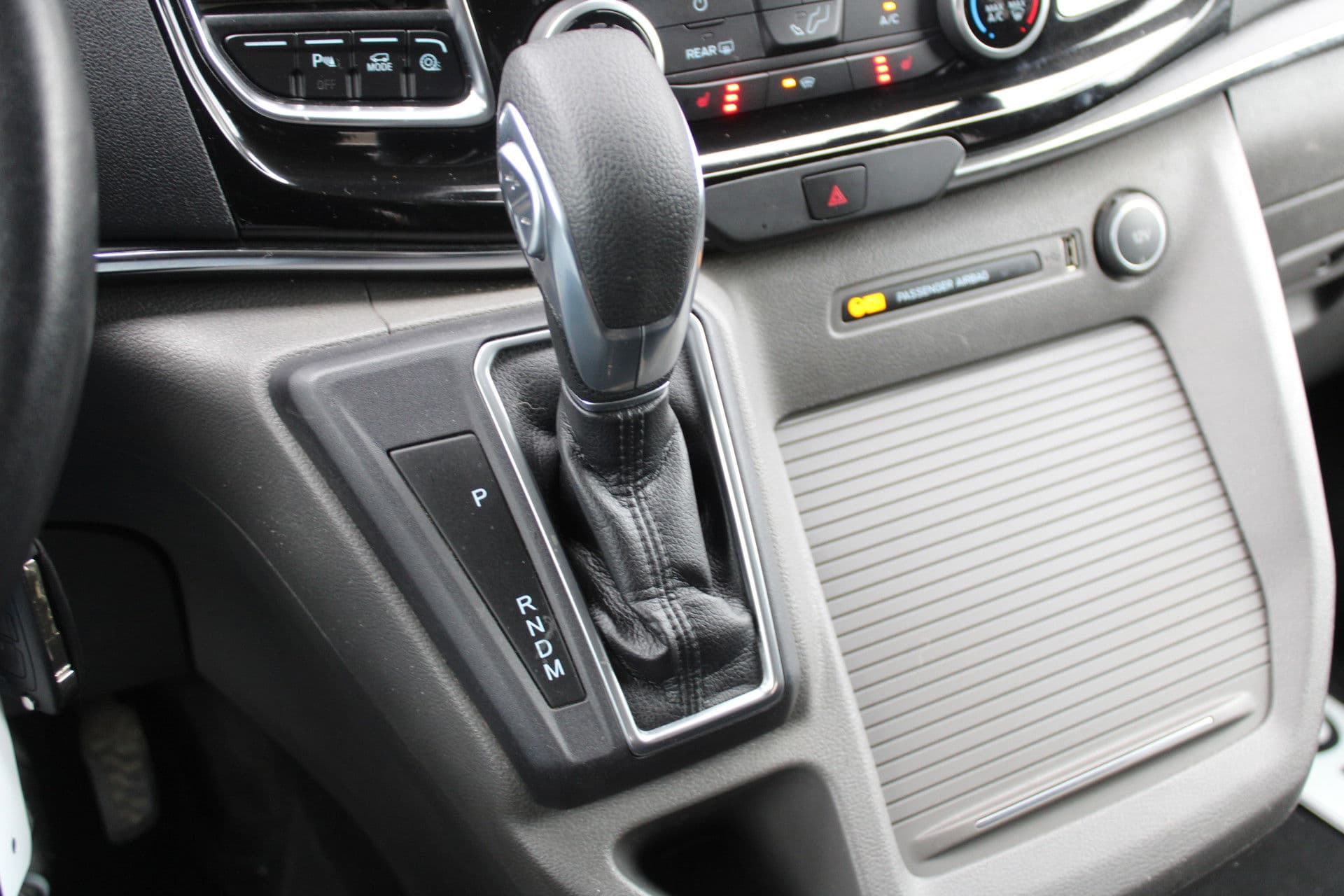 Ford Transit Custom 320 2.0 TDCI L1H1 Tourneo 170pk - Automaat - Leder - ACC - 1+1 stoelopstelling - Bi-Xenon -Stoelverwarming - Rijklaar thumbnail 29