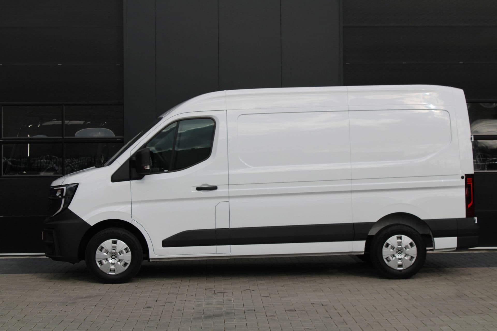 Renault Master T35 2.0 dCi 130 L2H2 Start 131pk - Cruise - PDC - LED - Carplay/Android - Rijklaar thumbnail 9