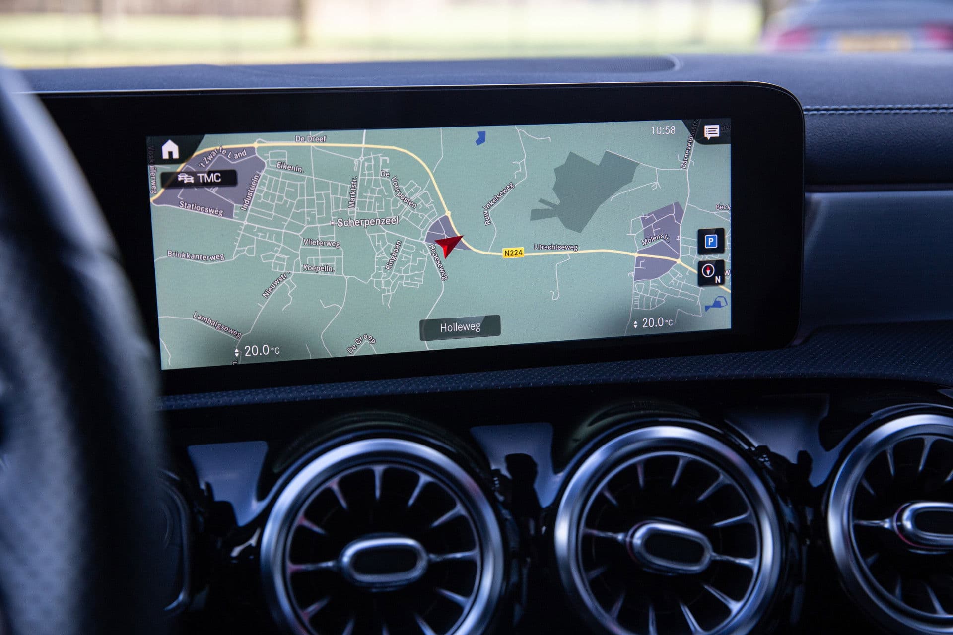 Mercedes-Benz CLA-Klasse 200 Premium Plus AMG , Panoramadak, Burmester, Head-up display, Vol! thumbnail 15