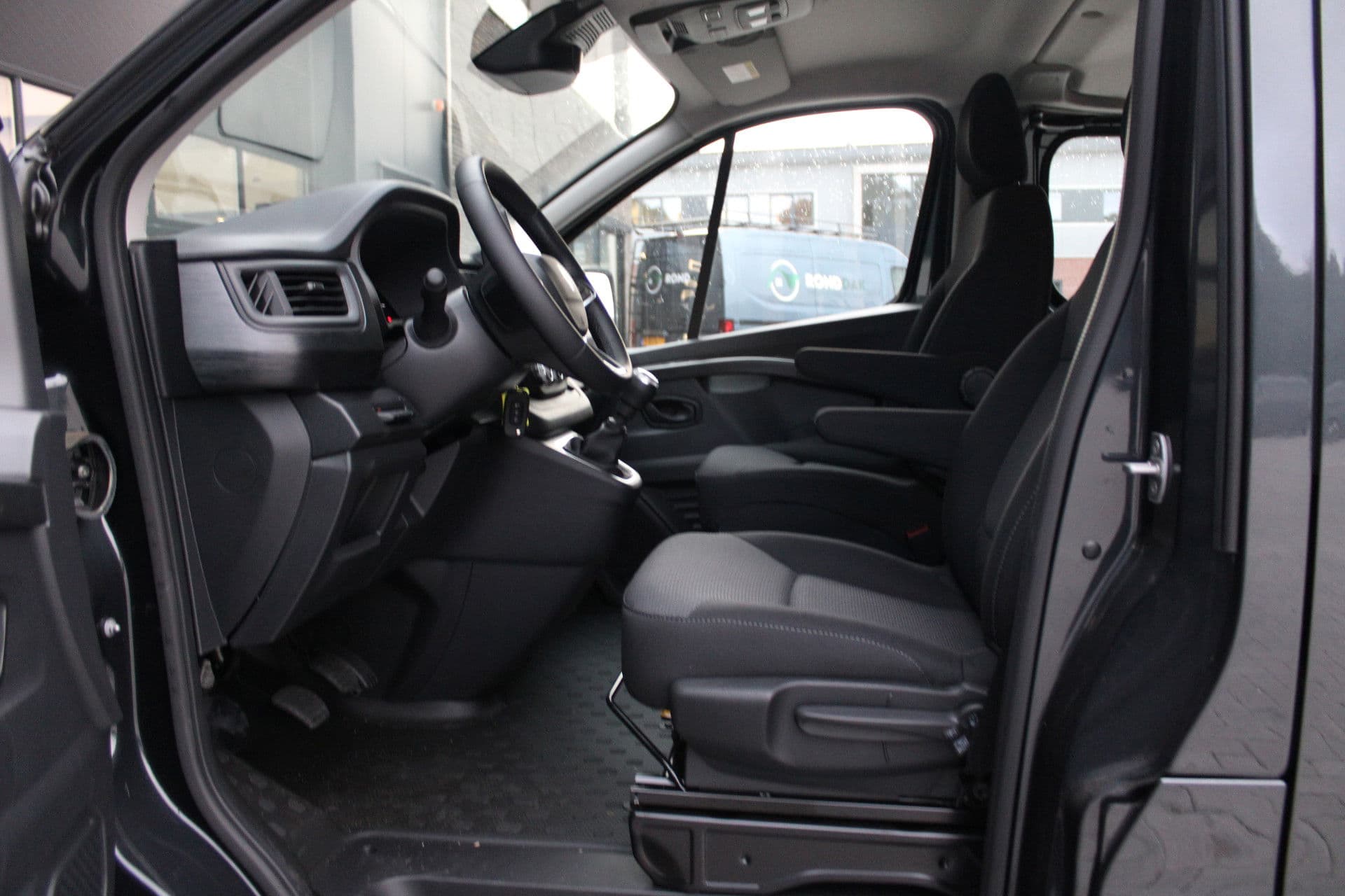 Renault Trafic 2.0 Blue dCi 130pk T29 L2H1 Advance Dubbele Cabine - Carplay - Android - 2x Schuifdeur - Passagiersstoel - Camera - LED - Rijklaar thumbnail 15