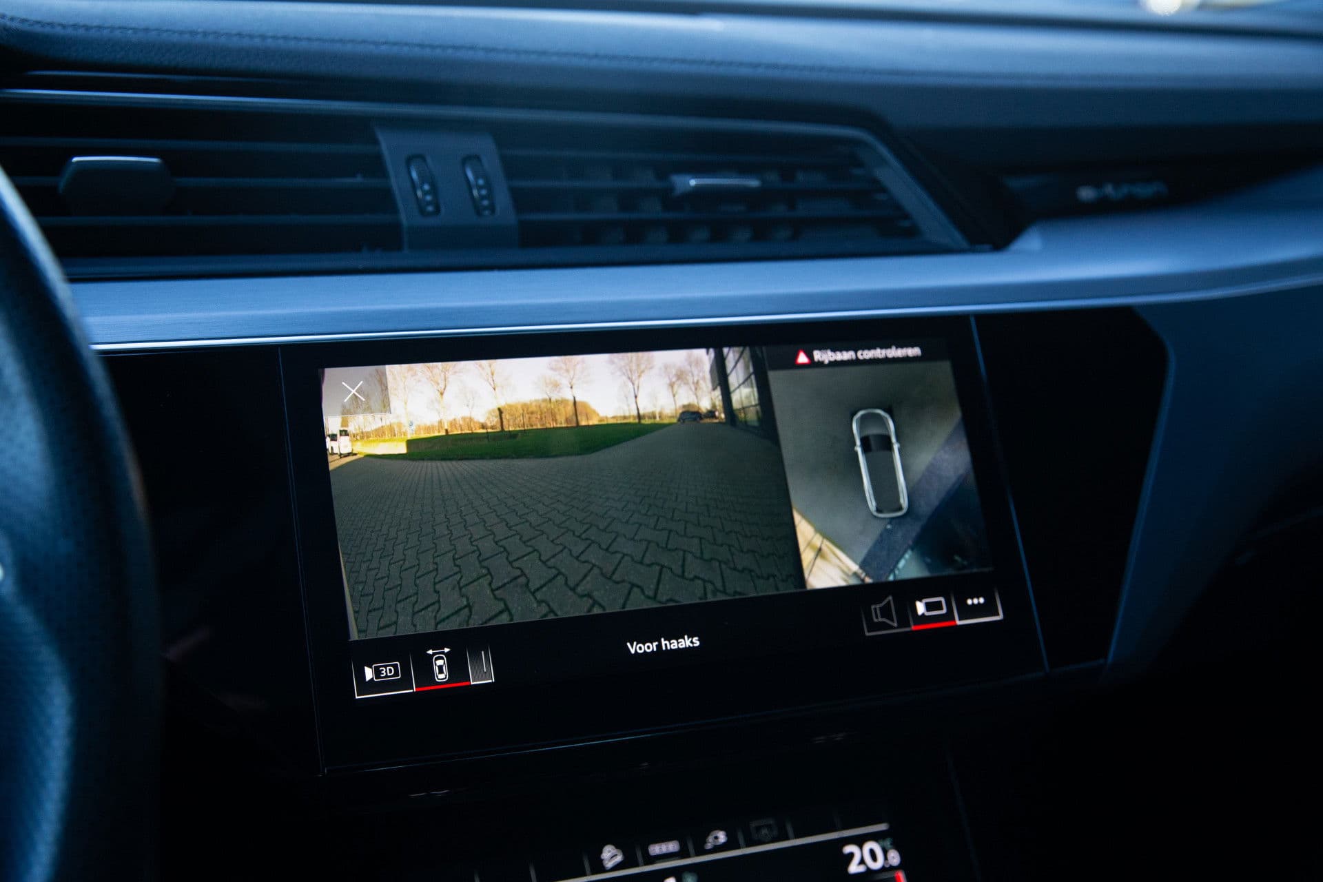 Audi E-tron S quattro 95 kWh , Trekhaak, Panoramadak, Adaptive cruise, 360-graden camera, thumbnail 22