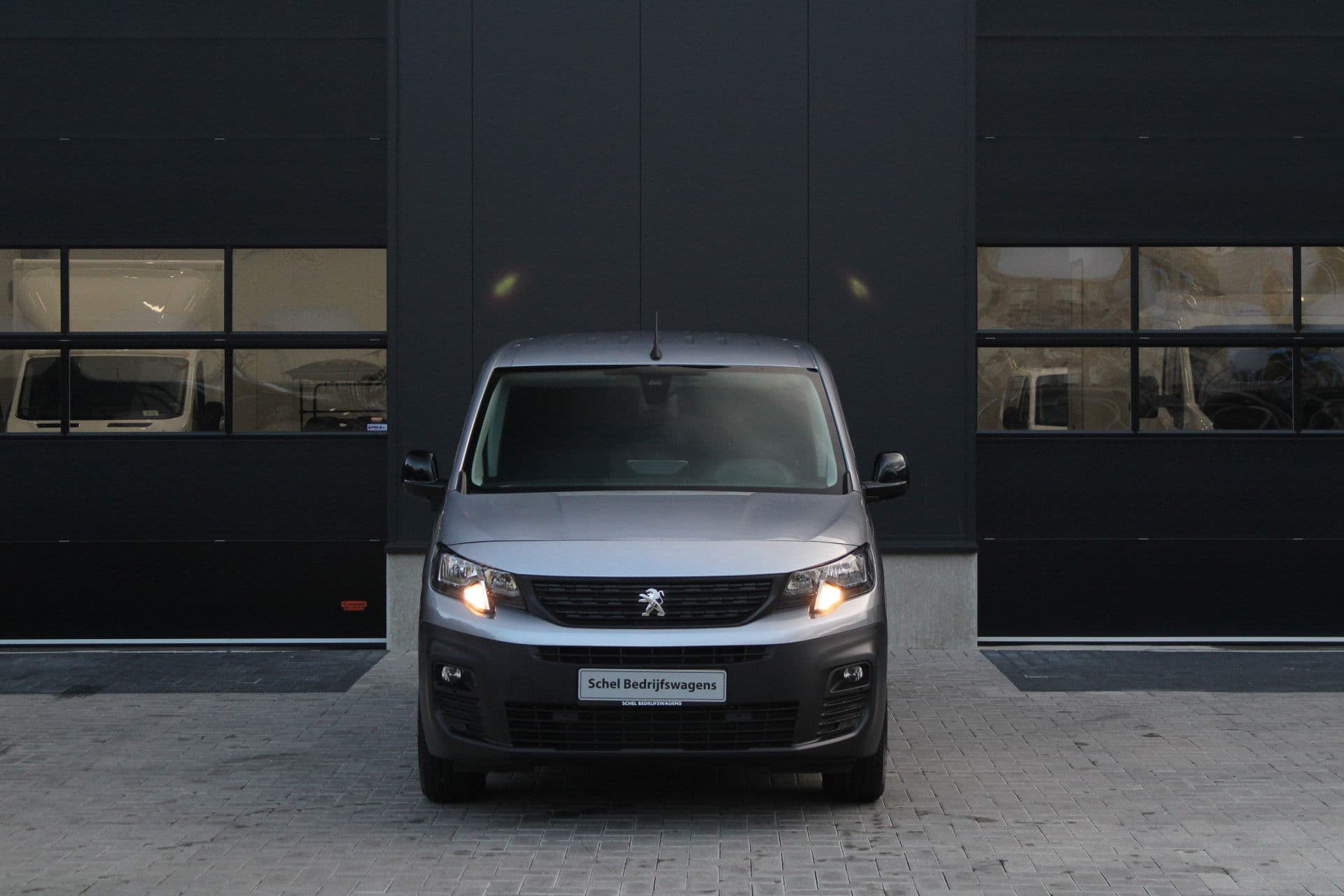 Peugeot E-Partner 136 L1 50 kWh 136pk - Airco - Cruise - PDC - Camera - Stoelverwarming - Rijklaar thumbnail 3