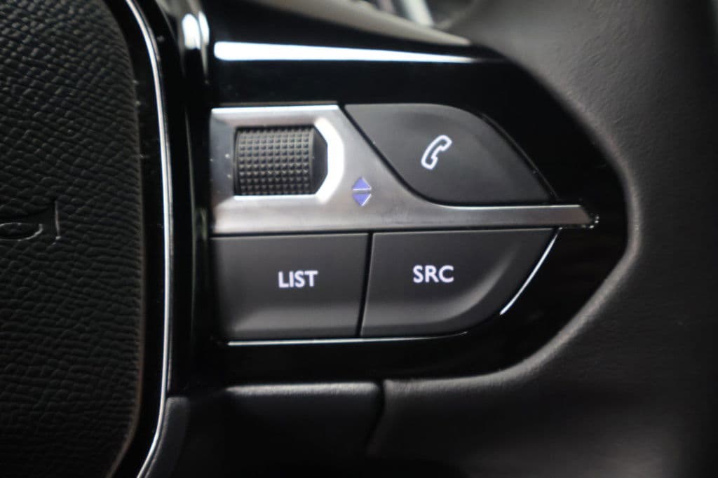 Peugeot 2008 1.2 Hybride 145 Allure | 360 Camera | Luxe thumbnail 11