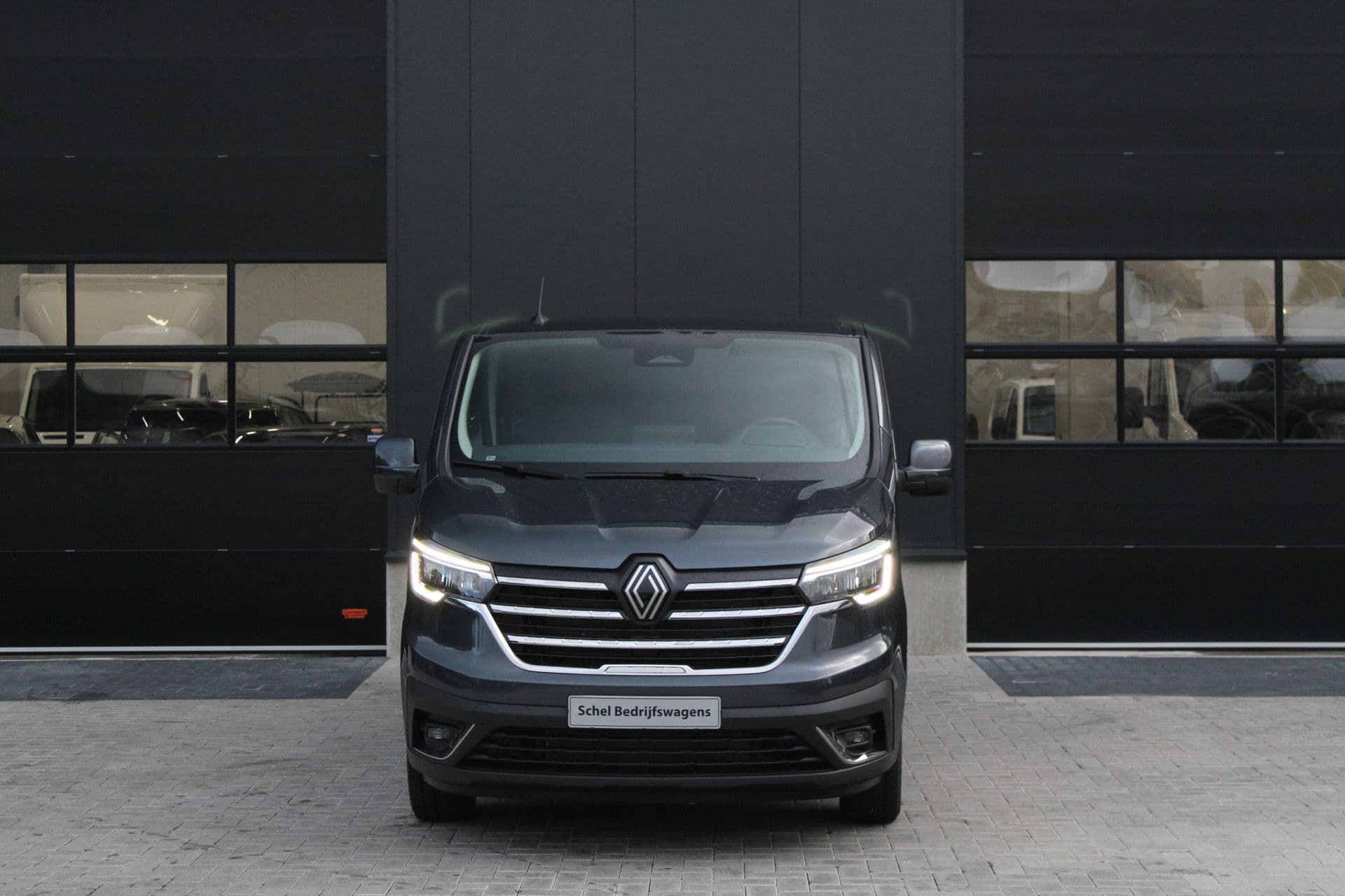 Renault Trafic 2.0 Blue dCi 130pk T29 L2H1 Advance Dubbele Cabine - Carplay - Android - 2x Schuifdeur - Passagiersstoel - Camera - LED - Rijklaar thumbnail 2