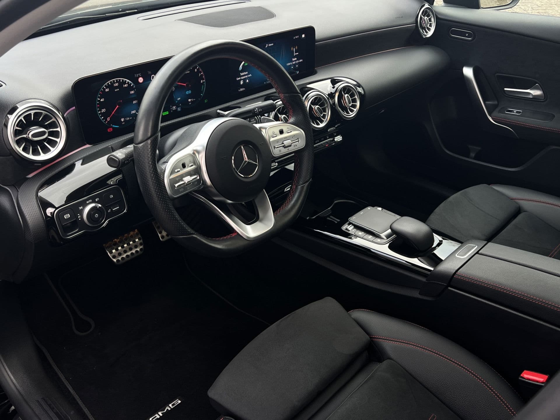 Mercedes-Benz A-Klasse 250 e AMG Premium Plus | Pano | NAP | Sfeerverl | Burmester | Camera | Stoelverw | thumbnail 23