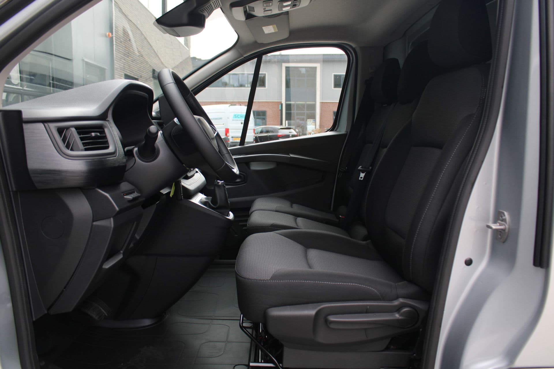 Renault Trafic 2.0 Blue dCi 150pk T30 L2H1 Advance - Achteruitrijcamera - Carplay - Android - Allseason - Trekhaak - Rijklaar thumbnail 8