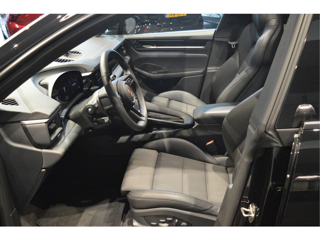 Porsche Macan 4 100 kWh navi pano cruise camera sport chrono 20 inch !! thumbnail 14