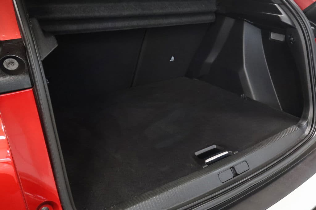 Peugeot 2008 1.2 Hybride 145 Allure | 360 Camera | Luxe thumbnail 23