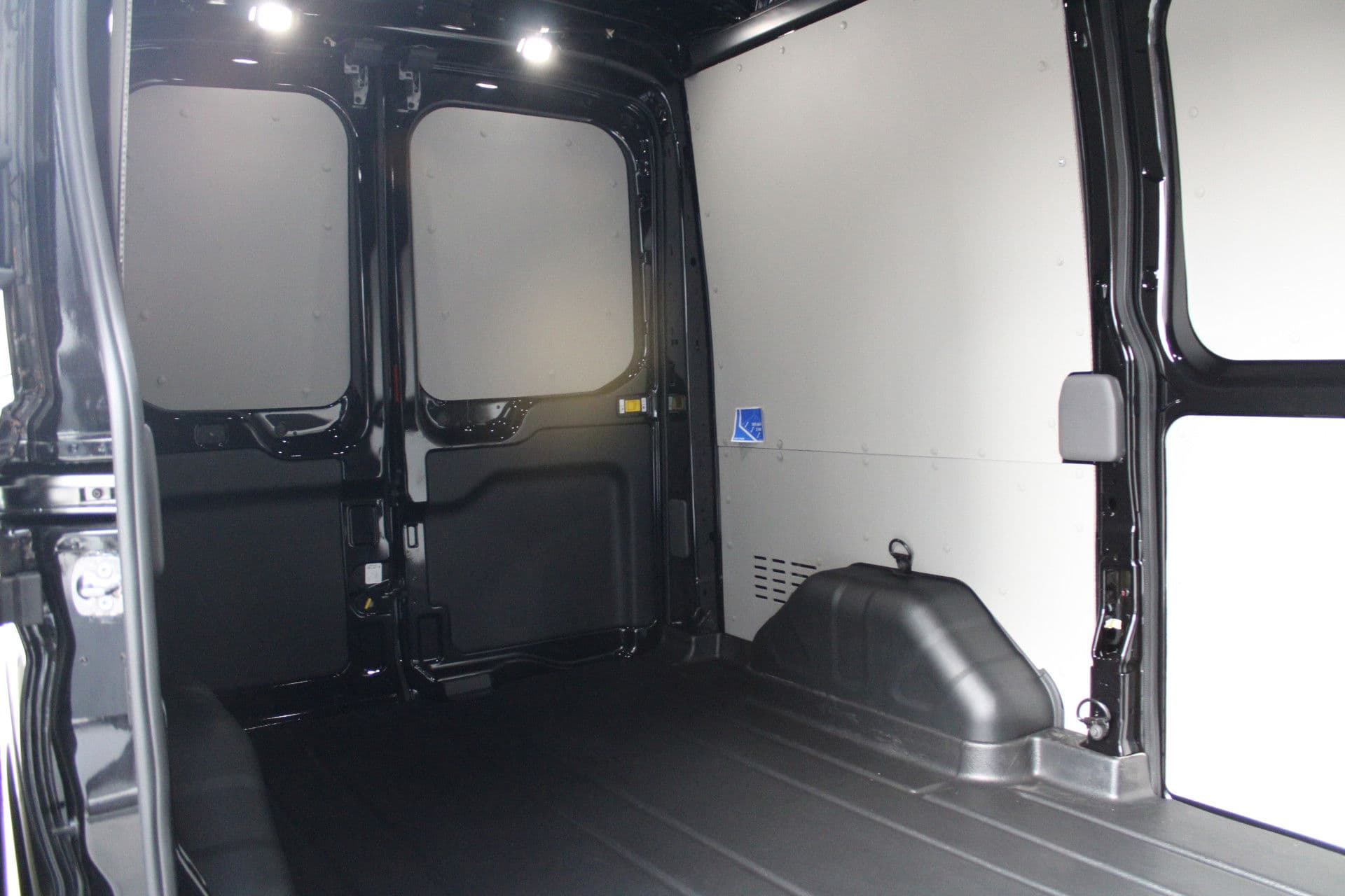 Ford Transit 350 2.0 TDCI L2H2 Trend 165pk - Facelift - 2x Schuifdeur - Adaptive Cruise - Navigatie - Blind Spot - 360 Camera - Stoel - Stuurverwarming - Rijklaar thumbnail 12