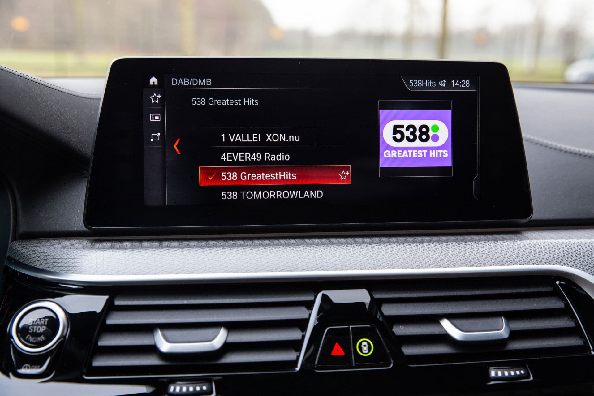 BMW 5 Serie M550i xDrive M-Sport , 4-wielsturing, Panoramadak, Harman/Kardon, Adap. cruise, thumbnail 16