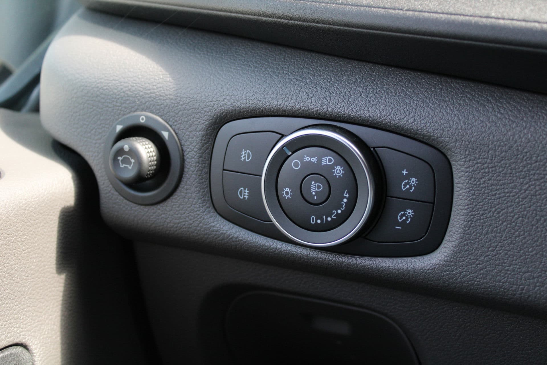 Ford Transit 350 2.0 TDCI L3H2 Trend 130pk Trend - Carplay - Android - 360 Camera - Climate - Cruise - Parkeersensoren - Rijklaar thumbnail 16