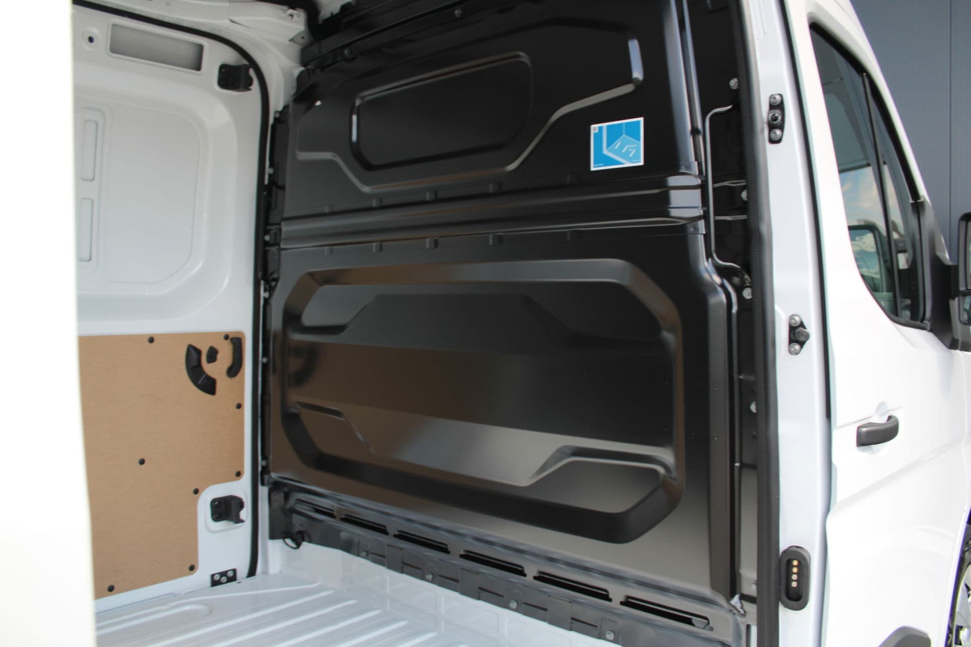 Renault Master T35 2.0 dCi 170pk L2H2 Extra - 2x Schuifdeur - Navigatie - Blind Spot - Camera - Stoelverwarming - Verwarmde voorruit - Rijklaar thumbnail 12