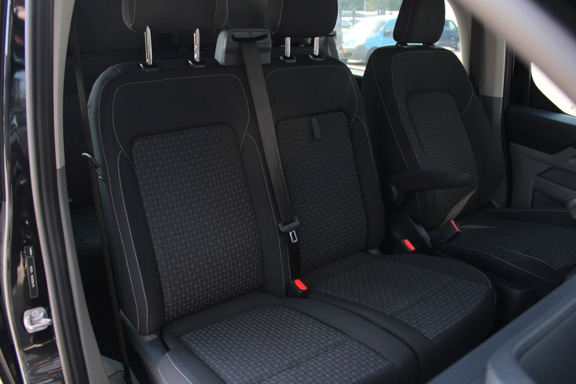 Ford Transit Custom 320 2.0 TDCI L2H1 Trend DC 136pk - Carplay - Android - Camera - Trekhaak - LED koplampen - Stoelverwarming - Draadloos laden - Rijklaar thumbnail 34