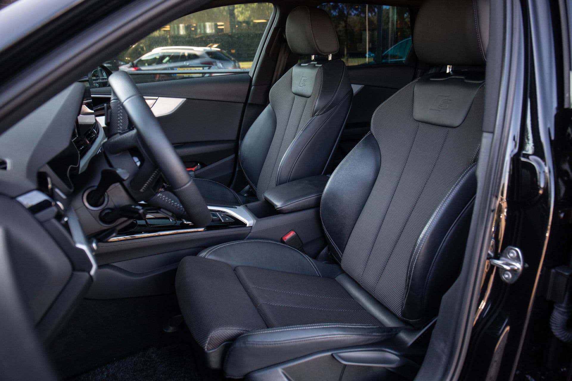 Audi A4 Avant 35 TFSI Launch edition Sport S-line , Automaat, Sfeerverlichting, NL-auto thumbnail 6