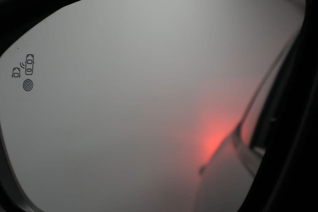 Peugeot 2008 1.2 Hybride 145 Allure | 360 Camera | Luxe thumbnail 13